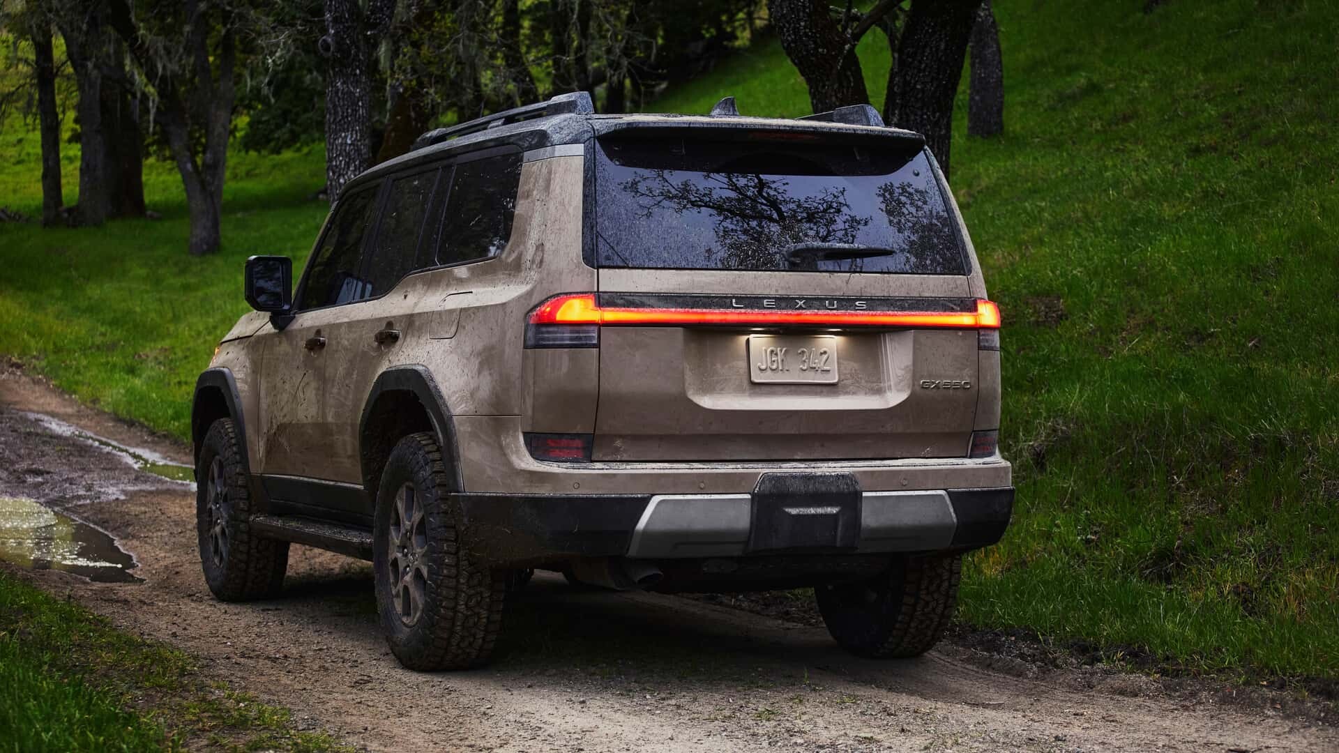 Novi Lexus GX 2024: robusten SUV z novo pustolovsko Overtrail različico