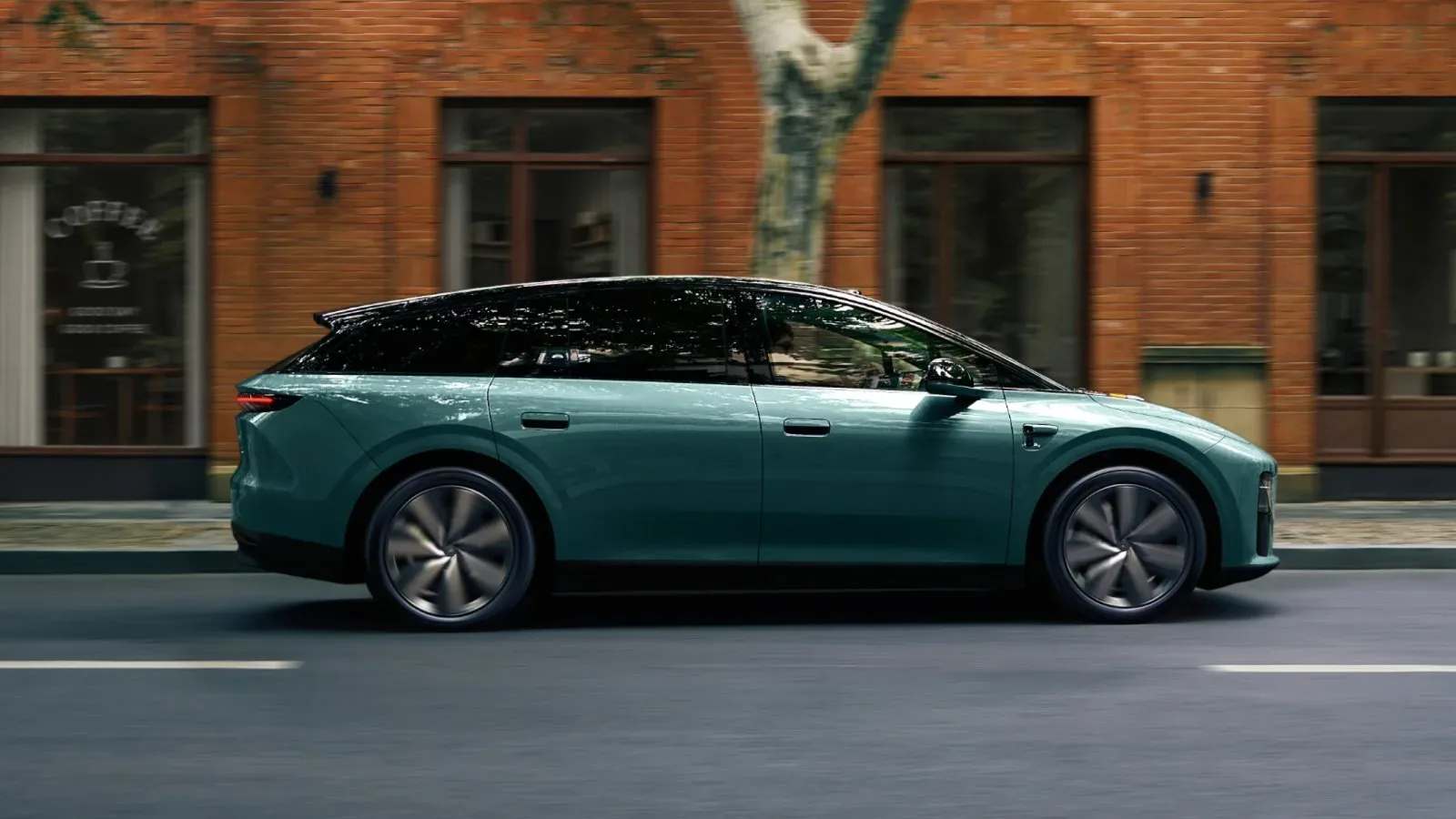 Novi Li Auto Li i6: Kitajski električni tehnološki biser prihaja osvajat Pariz in Evropo