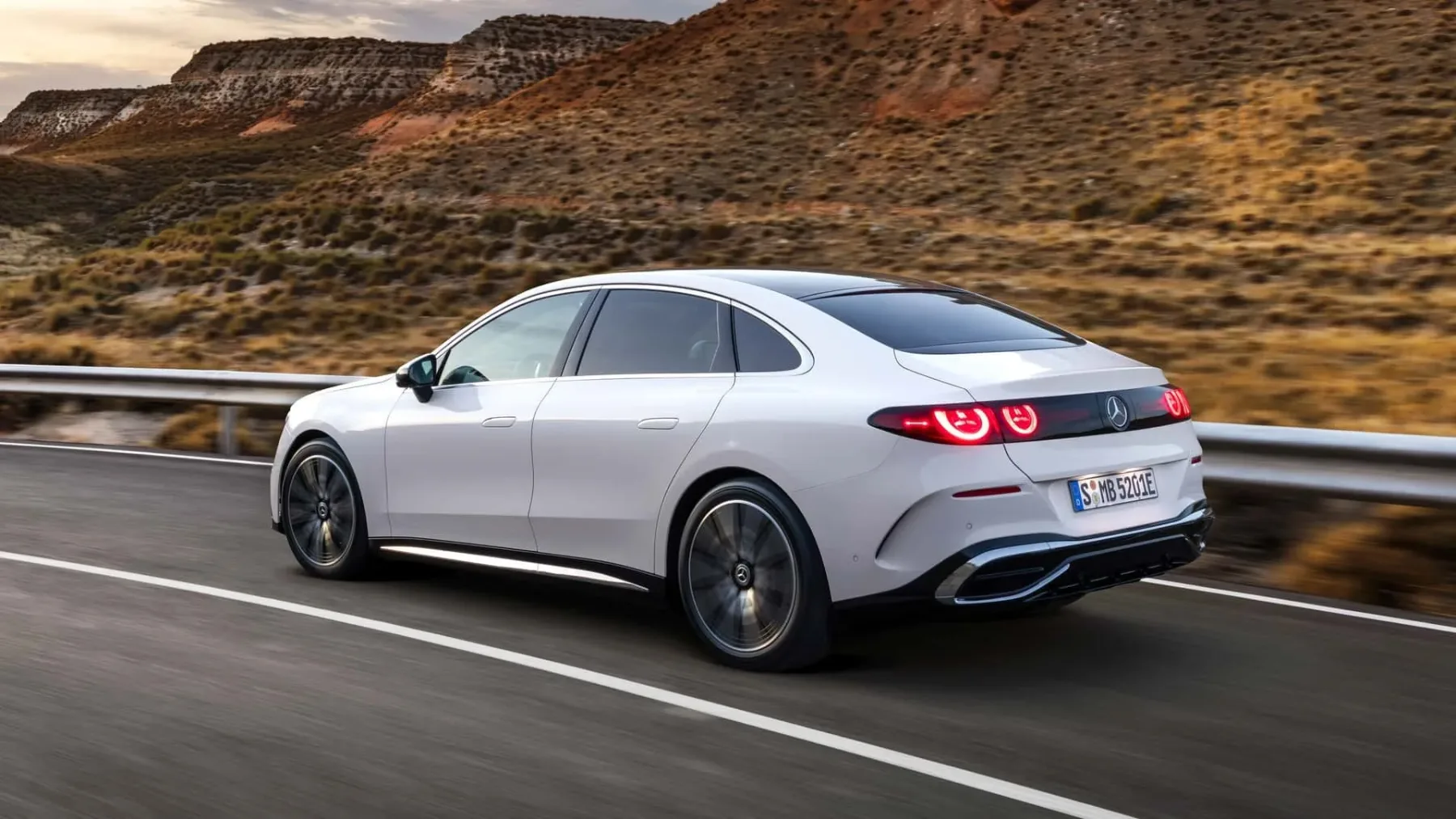 Novi Mercedes-Benz C-Class Electric: Je to končno električni avto, ki ga ne bi skrivali v garaži?