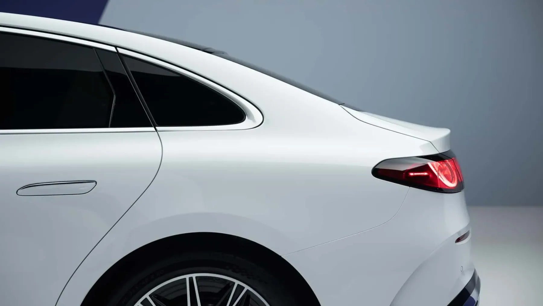 Novi Mercedes-Benz C-Class Electric: Je to končno električni avto, ki ga ne bi skrivali v garaži?