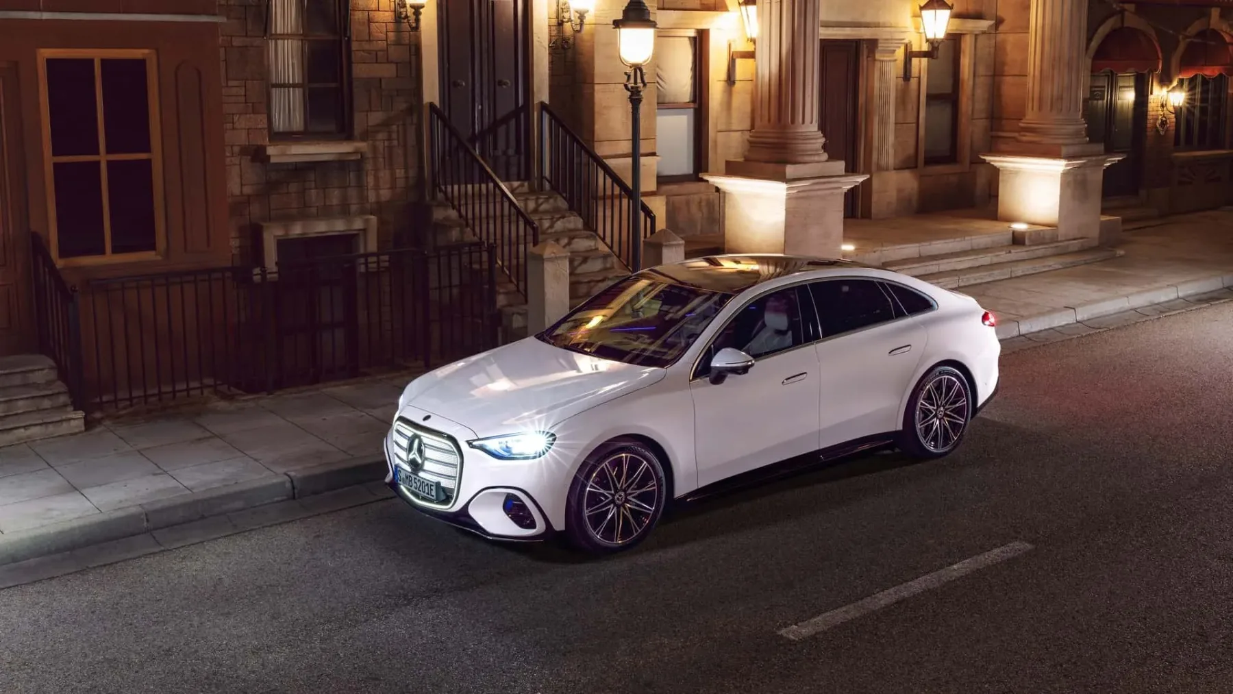 Novi Mercedes-Benz C-Class Electric: Je to končno električni avto, ki ga ne bi skrivali v garaži?