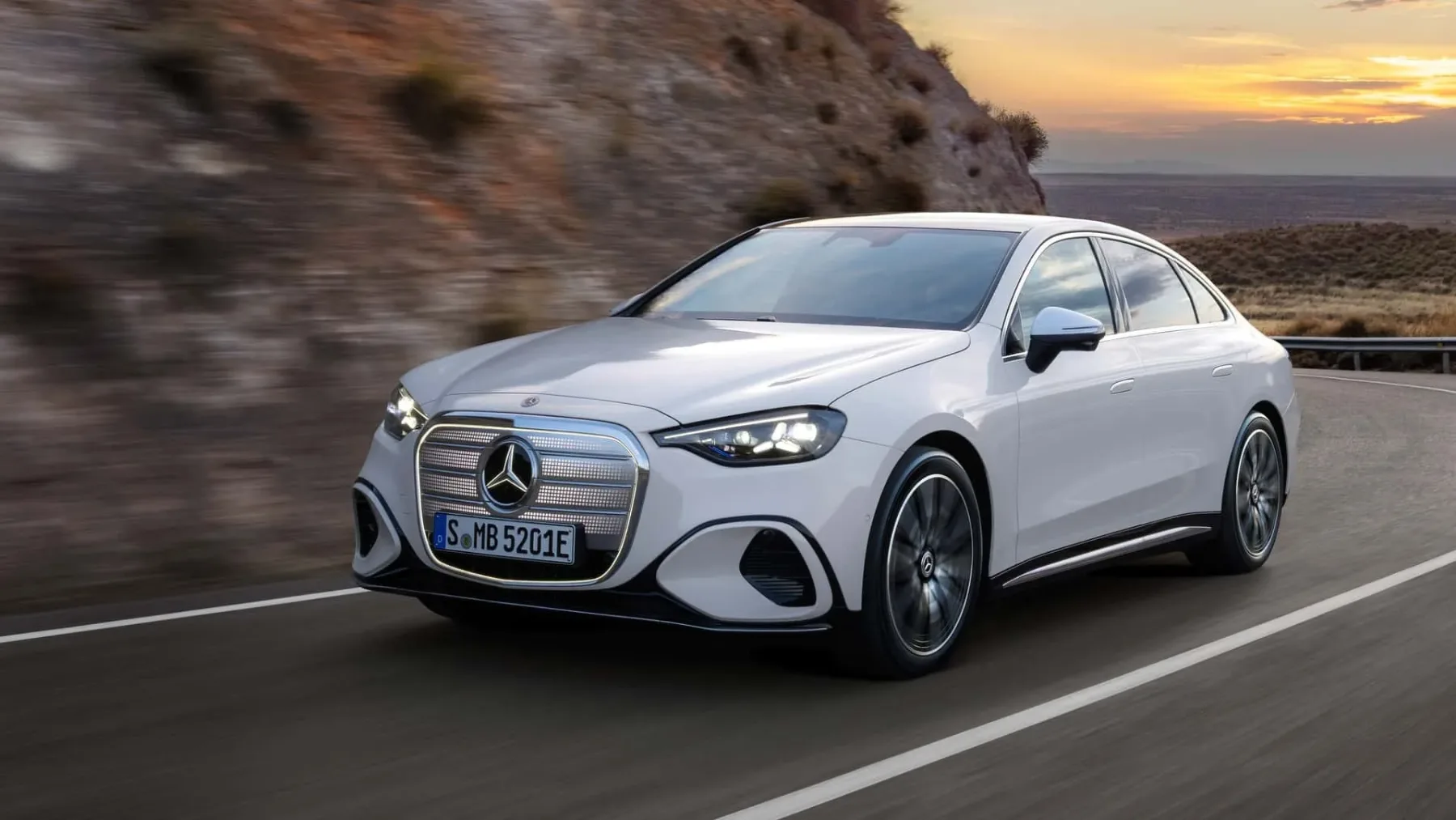 Novi Mercedes-Benz C-Class Electric: Je to končno električni avto, ki ga ne bi skrivali v garaži?