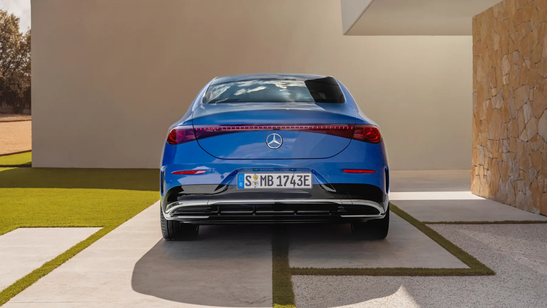 Novi Mercedes-Benz CLA 2025: vse v enem – genijalno ali tvegano?