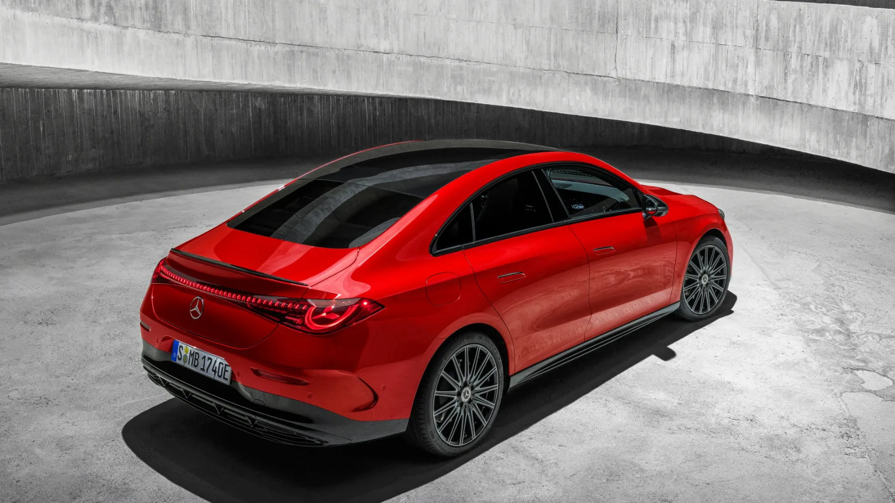Novi Mercedes-Benz CLA 2025: vse v enem – genijalno ali tvegano?