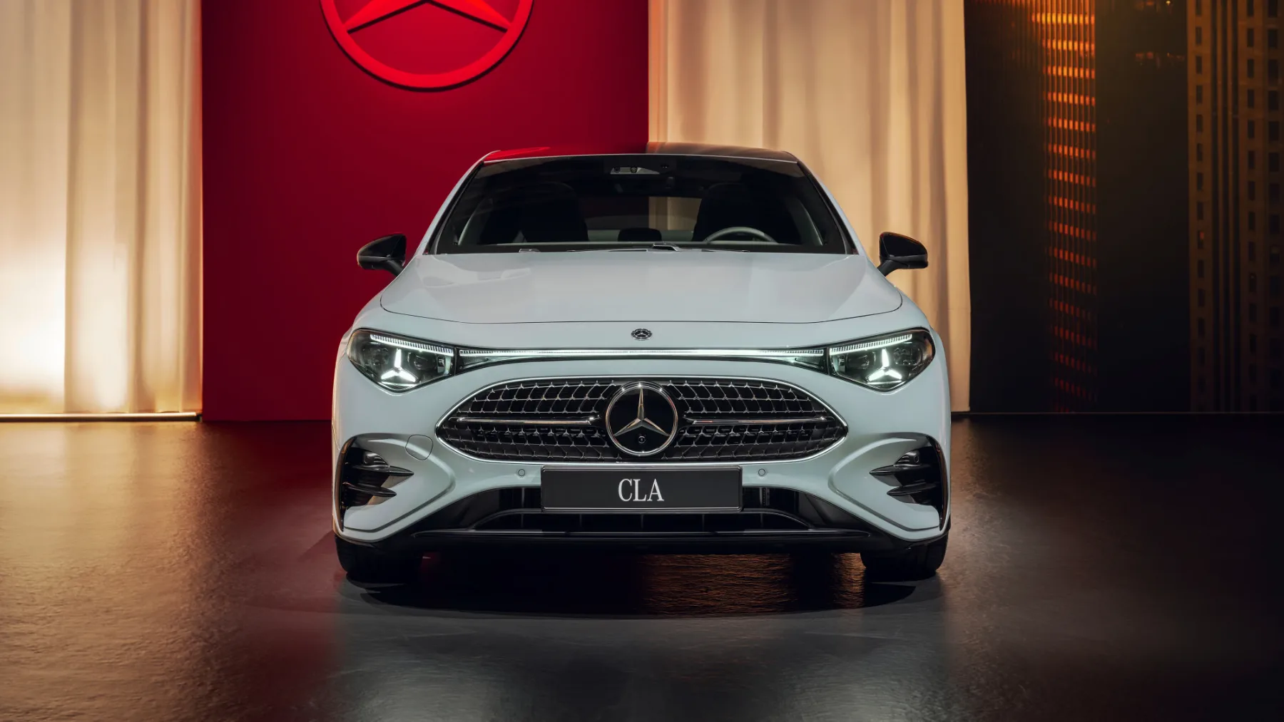 Novi Mercedes-Benz CLA 2025: vse v enem – genijalno ali tvegano?