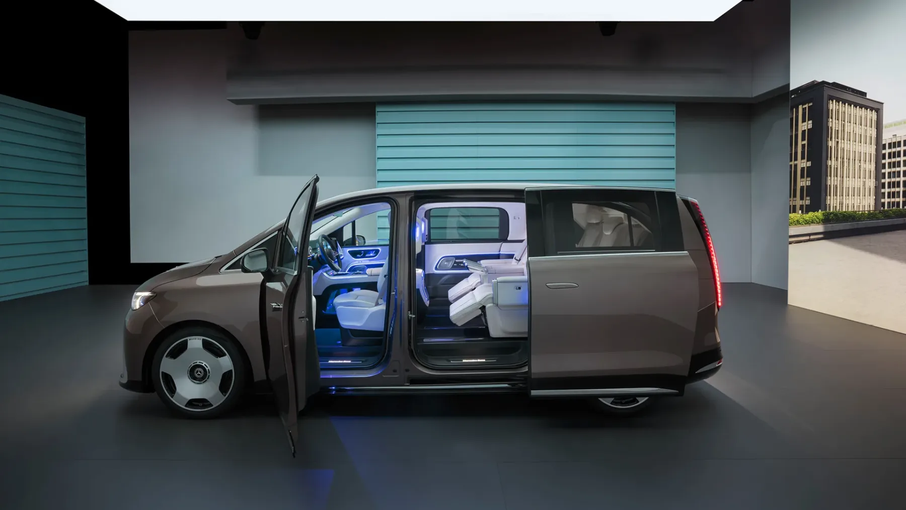 Novi Mercedes-Benz VLE: Je to sploh še kombi ali privatno letalo na kolesih?