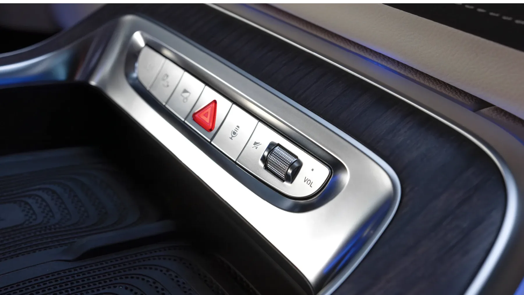 Novi Mercedes-Benz VLE: Je to sploh še kombi ali privatno letalo na kolesih?