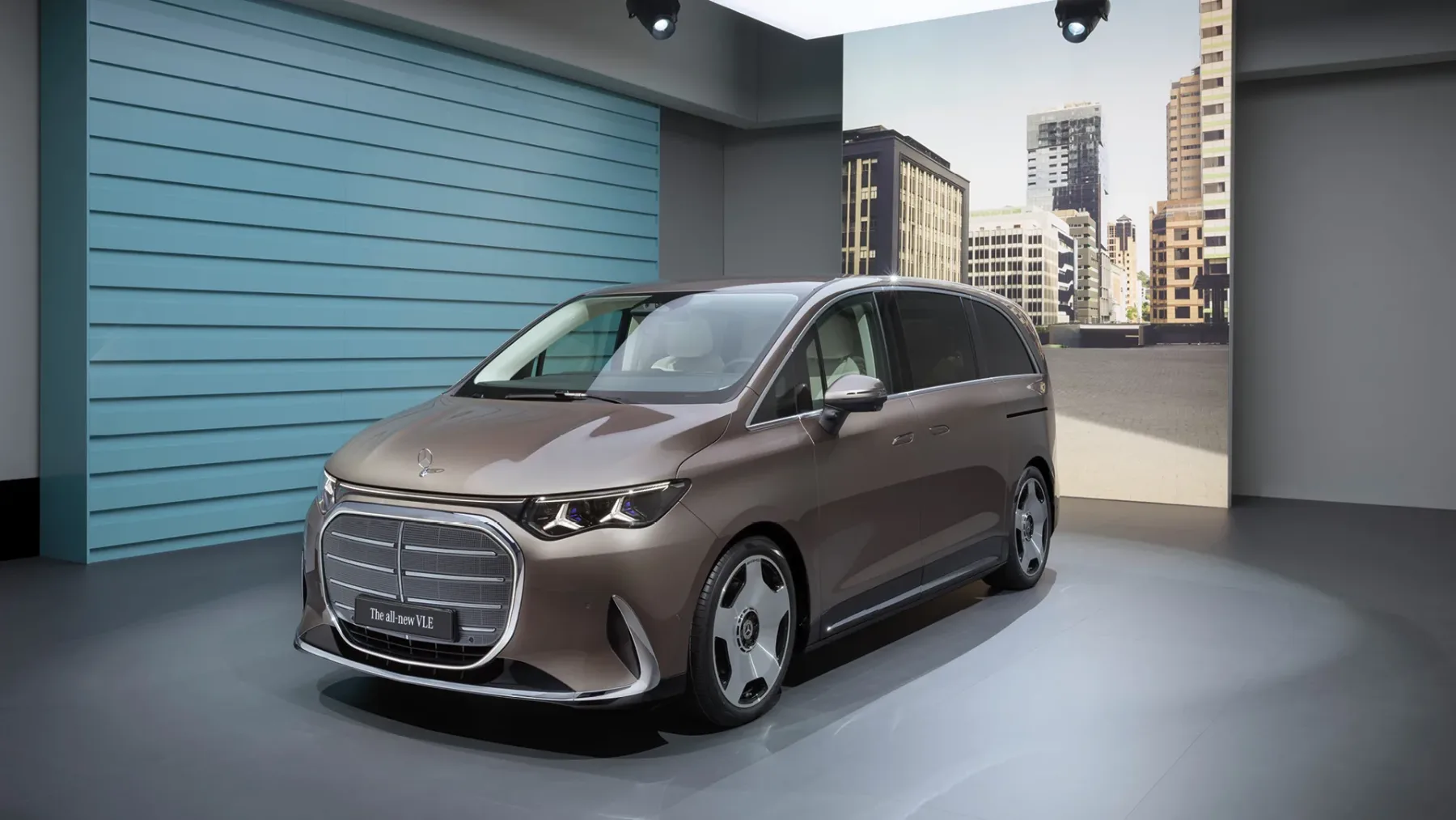 Novi Mercedes-Benz VLE: Je to sploh še kombi ali privatno letalo na kolesih?