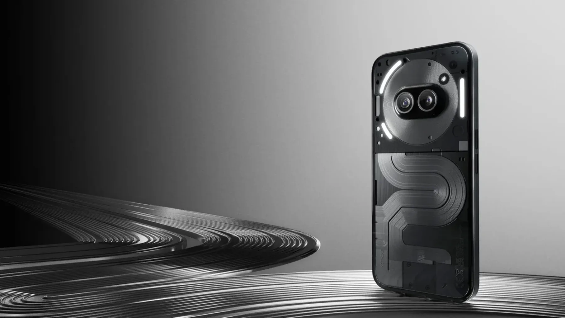 Novi Nothing Phone (2a) Plus: nadgradnja, ki smo jo pričakovali ali le tehnološki deja vu?