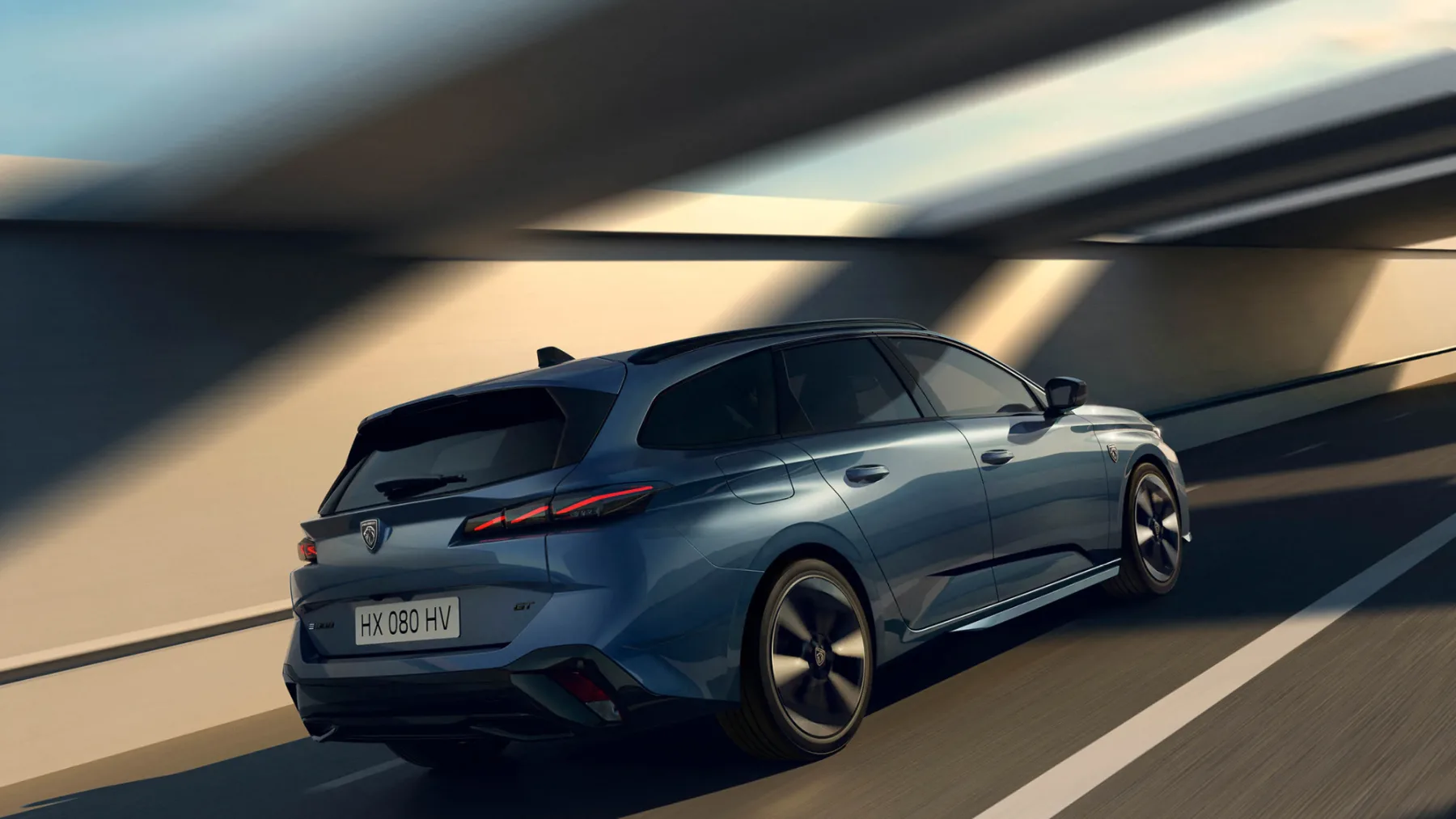 Novi Peugeot 308 in 308 SW 2025: Francoski lev z osvetljenim nasmeškom in električnim ugrizom