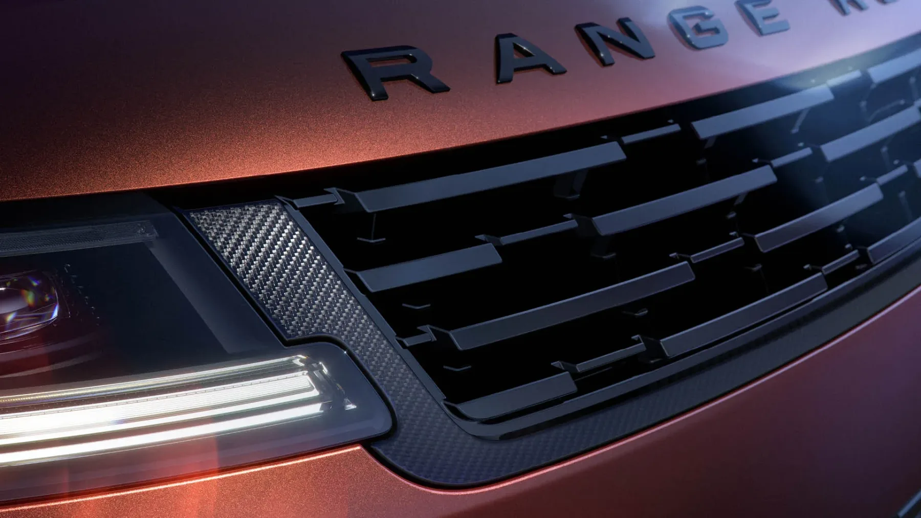 Novi Range Rover Sport SV Carbon 2025 – britanski lord, ki ogljik jemlje resno in izzva BMW X5 M Competition