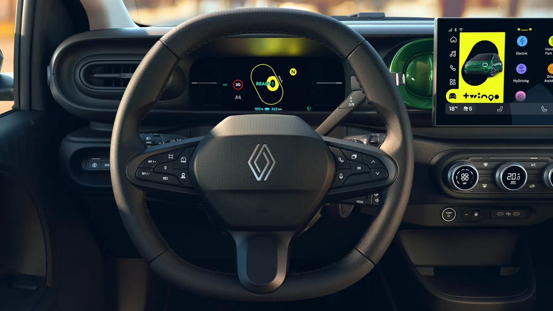 Novi Renault Twingo E-Tech – tipično francoski mali posebnež, ki hoče rešiti Evropo pred dolgimi kabli