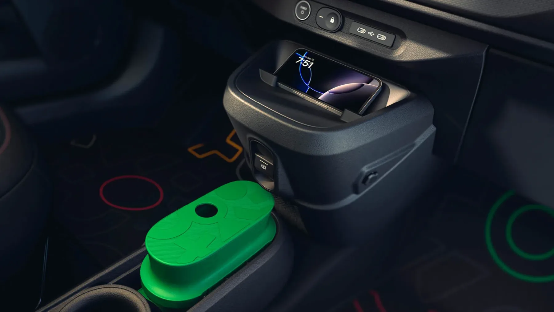 Novi Renault Twingo E-Tech – tipično francoski mali posebnež, ki hoče rešiti Evropo pred dolgimi kabli