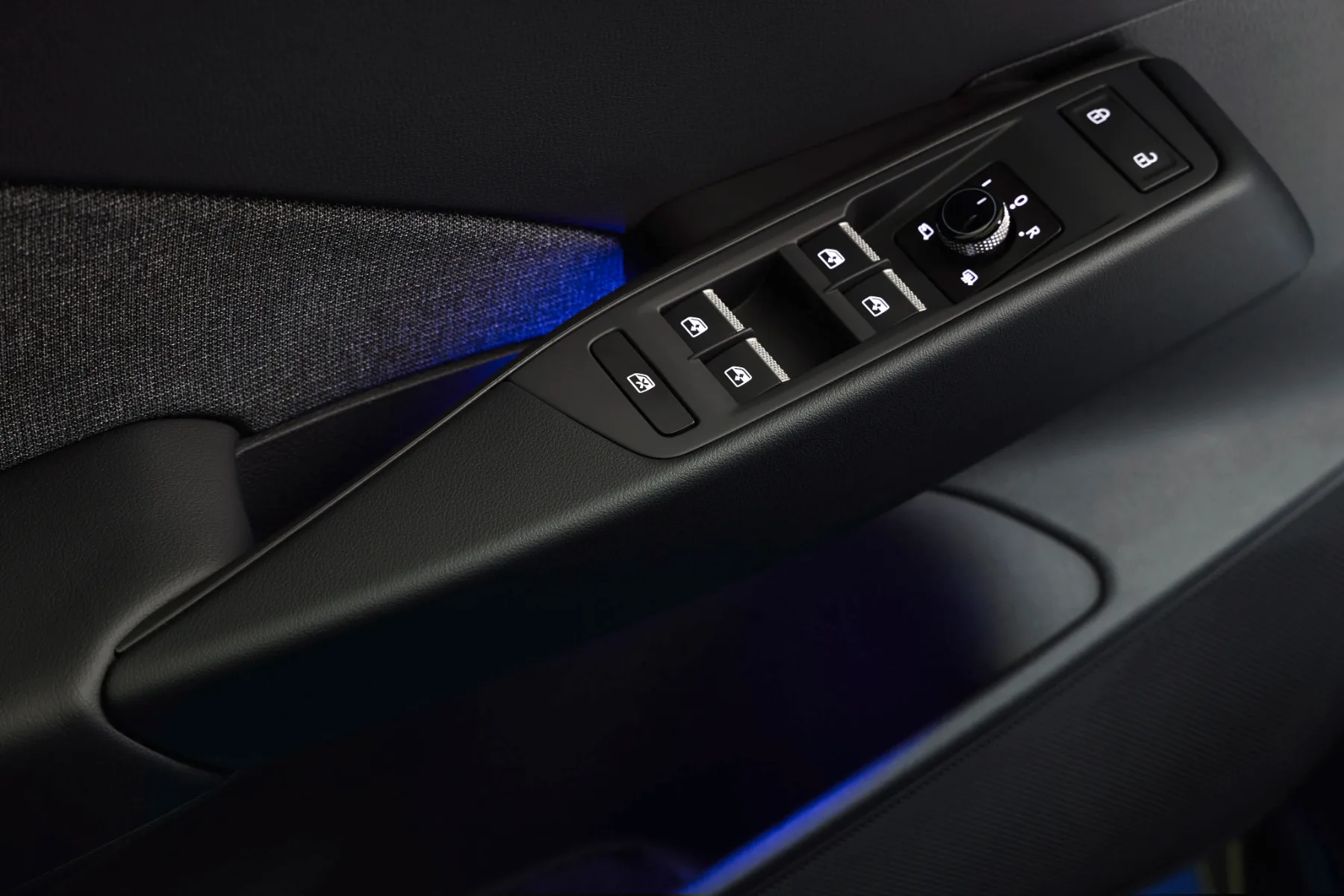 Novi Volkswagen Golf ima novo ime – Volkswagen ID.3 Neo: Električni Golf, ki je končno dobil dušo in smisel