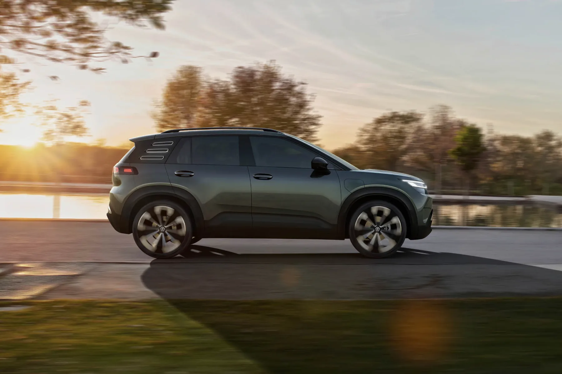 Novi Volkswagen ID. Cross – električni T‑Cross, ki vrača prave gumbe