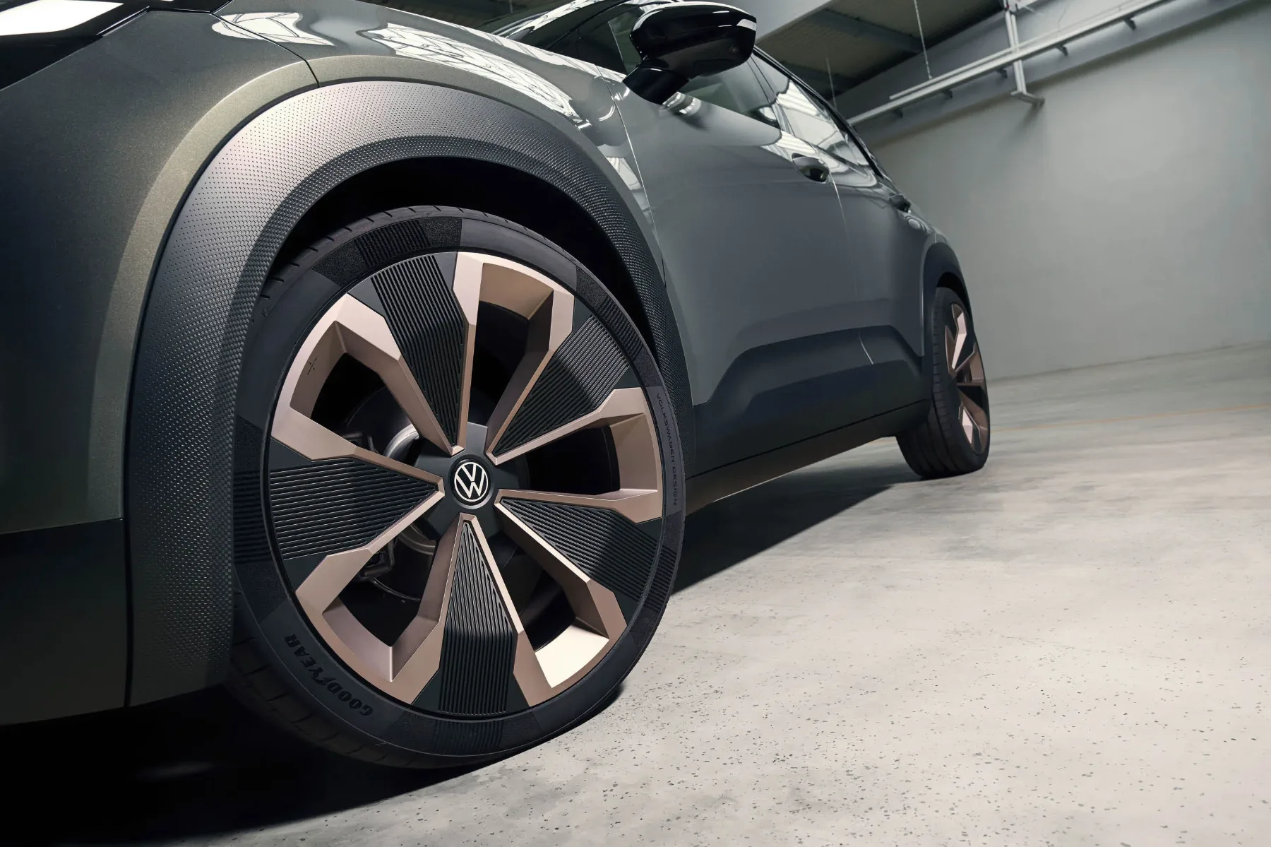 Novi Volkswagen ID. Cross – električni T‑Cross, ki vrača prave gumbe
