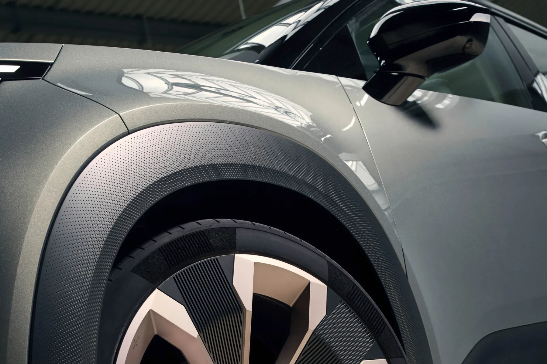 Novi Volkswagen ID. Cross – električni T‑Cross, ki vrača prave gumbe