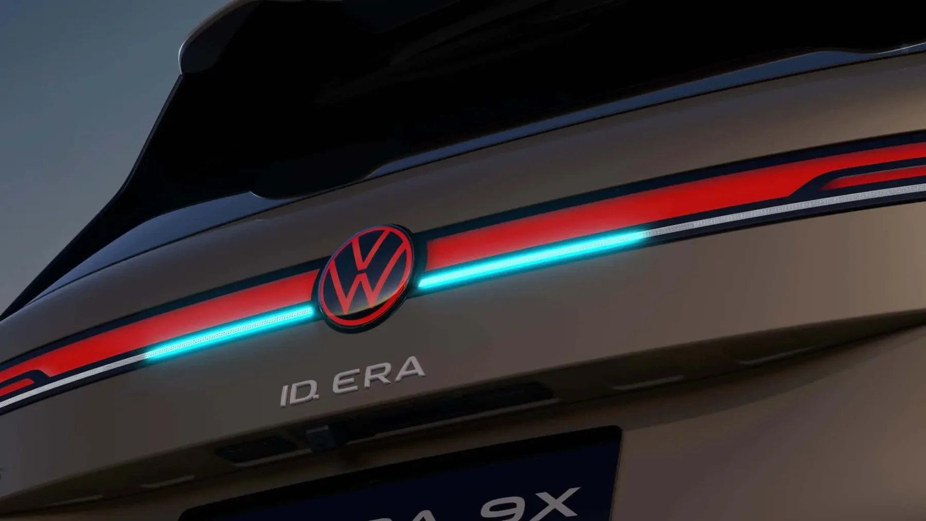 Novi Volkswagen ID. ERA 9X: Ogromen SUV in prvi električni VW z lastno bencinsko elektrarno
