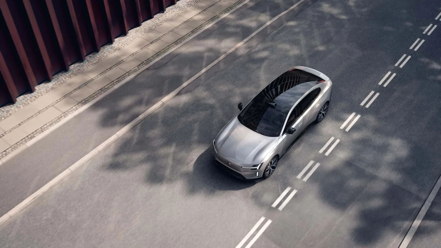 Novi Volvo ES90 2025: je skandinavska električna revolucija s 670 konji in napredno AI