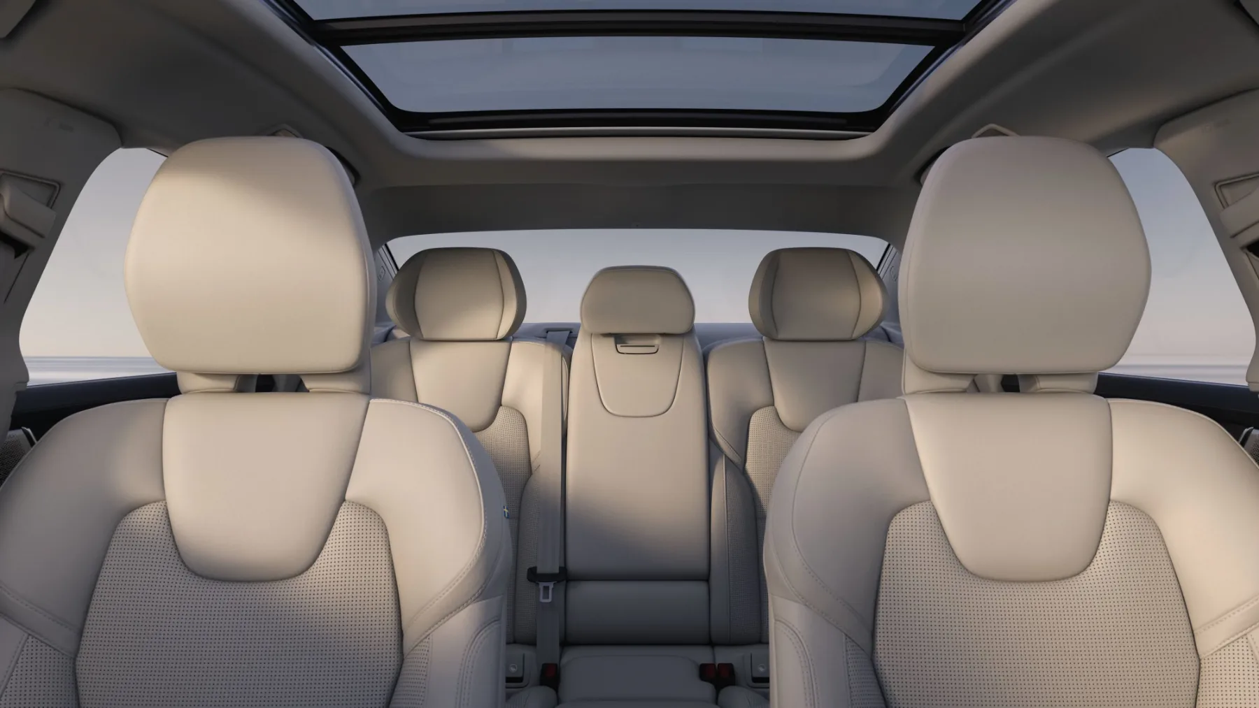 Novi Volvo S90 (2025) – Limuzina, ki zori kot vino in diši po sveže brušenem lesu