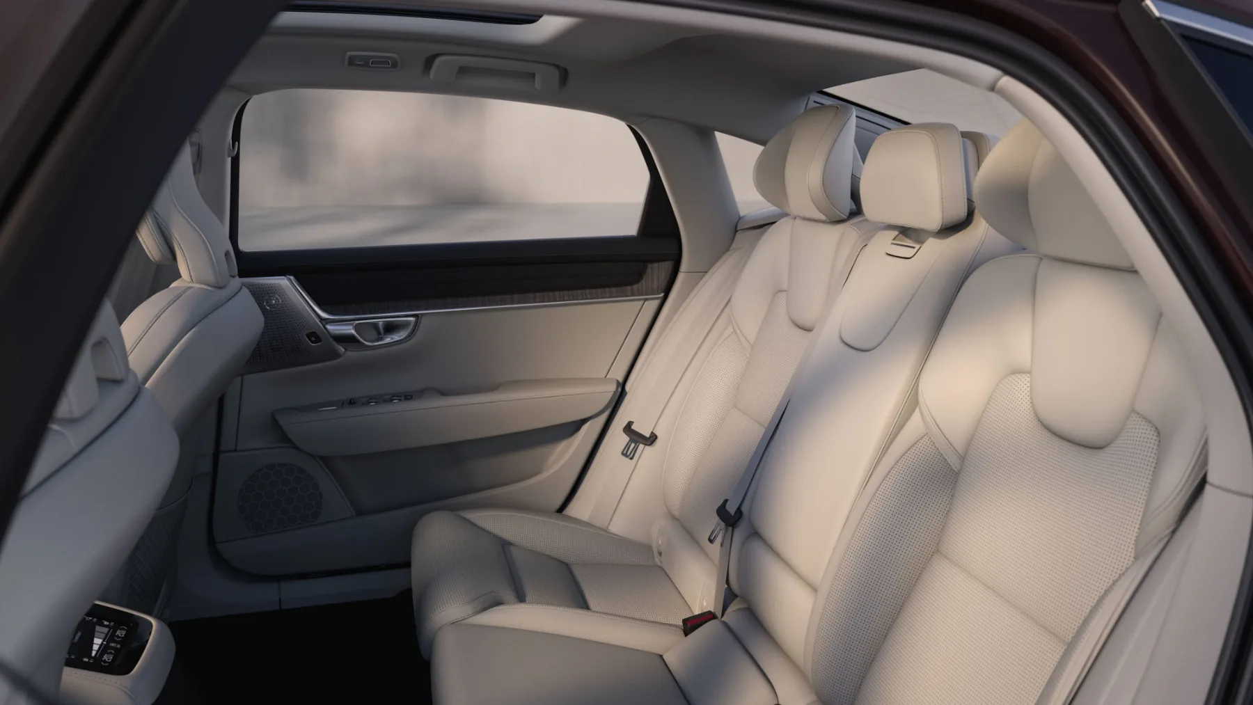 Novi Volvo S90 (2025) – Limuzina, ki zori kot vino in diši po sveže brušenem lesu
