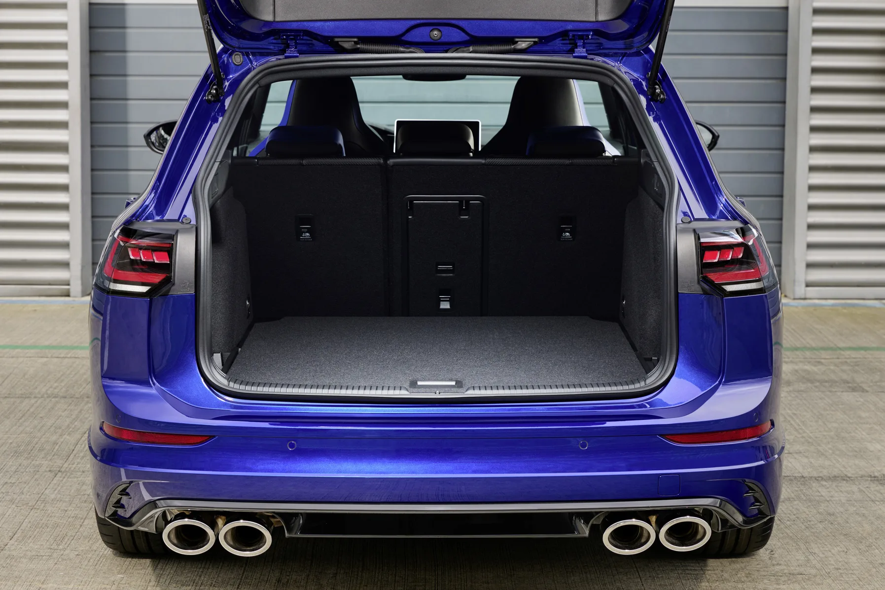 Novi VW Golf R Variant 2025: hitri karavan za družinske očete