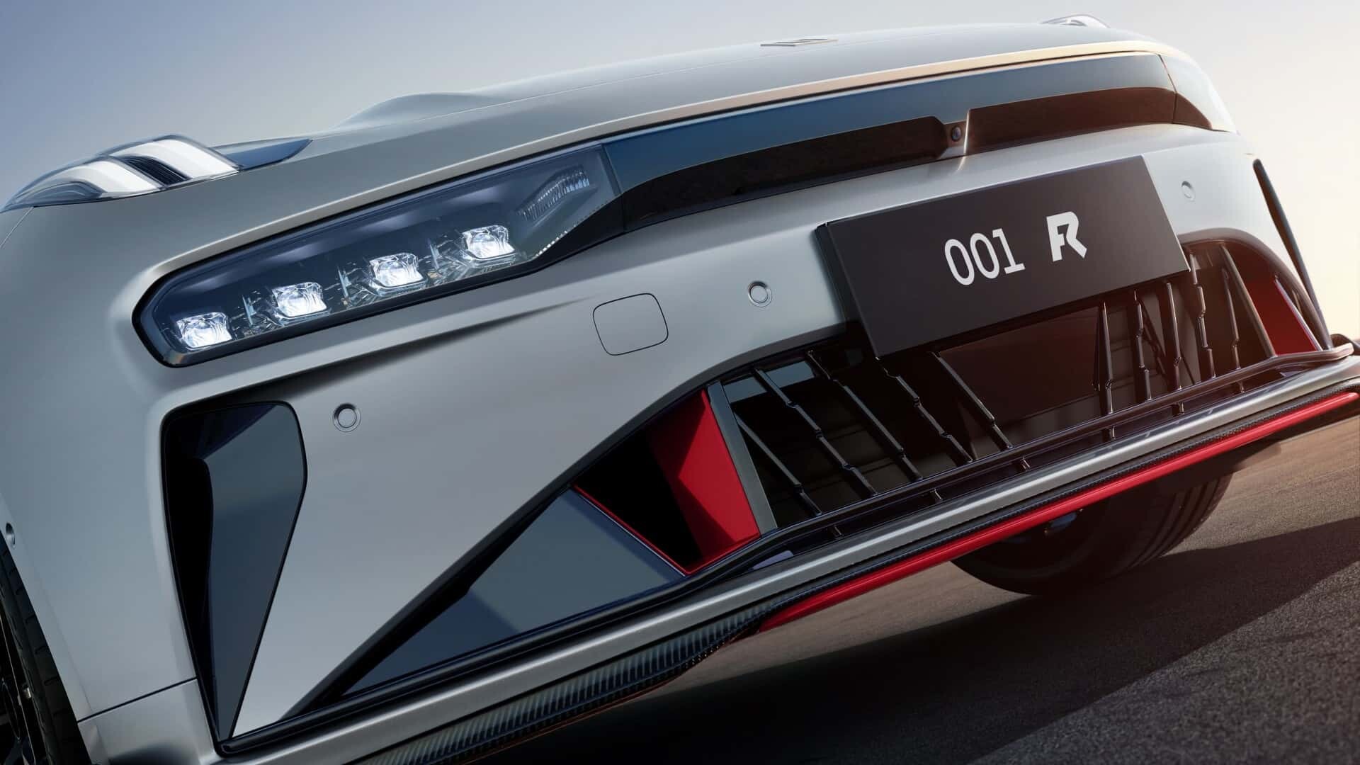 Novi Zeekr 001 FR: je boljši kot Tesla Model S Plaid s kar 1.265 konjskimi močmi