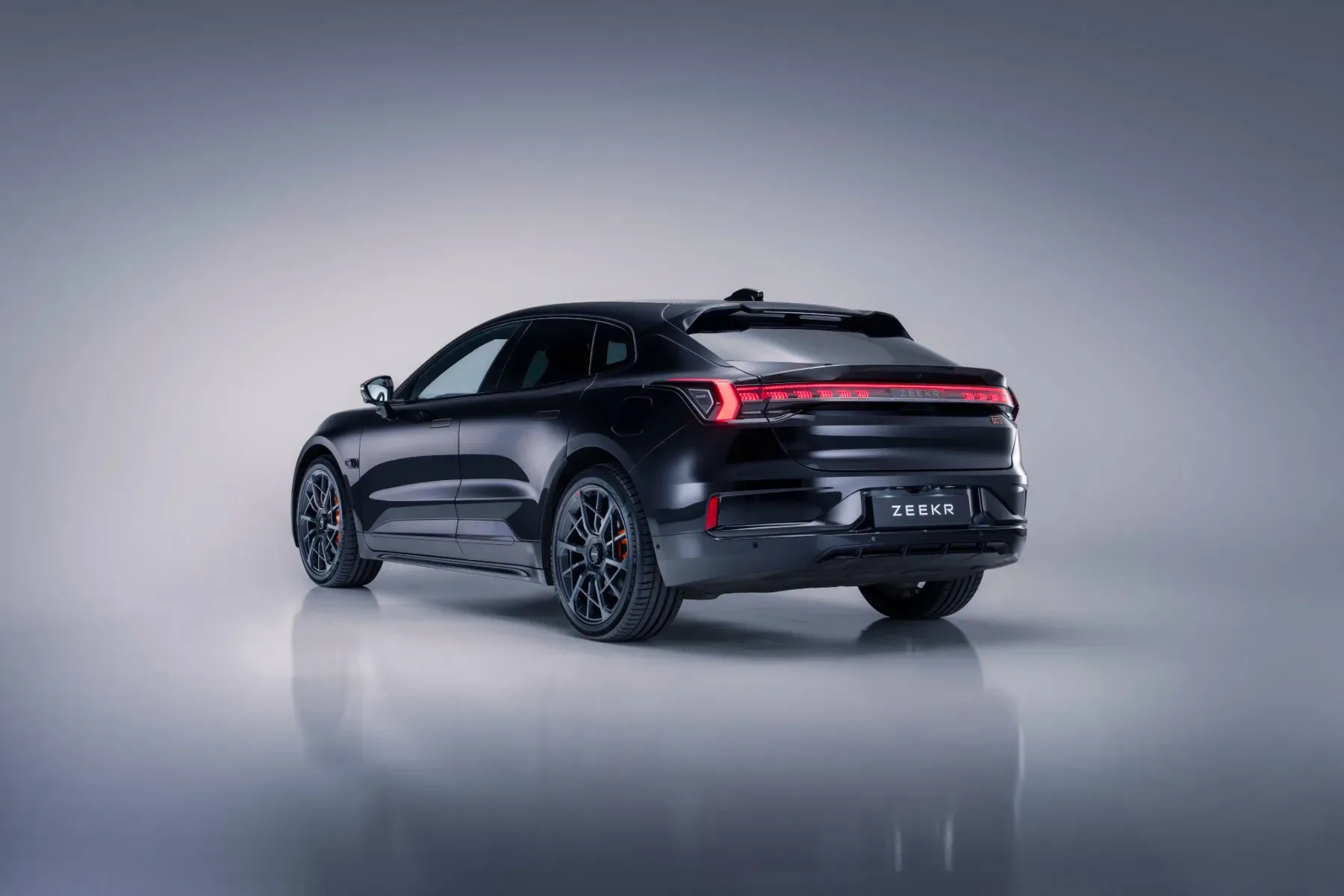Novi Zeekr 001 prihaja leta 2027: shooting brake s 789 KM, 800-voltno tehniko