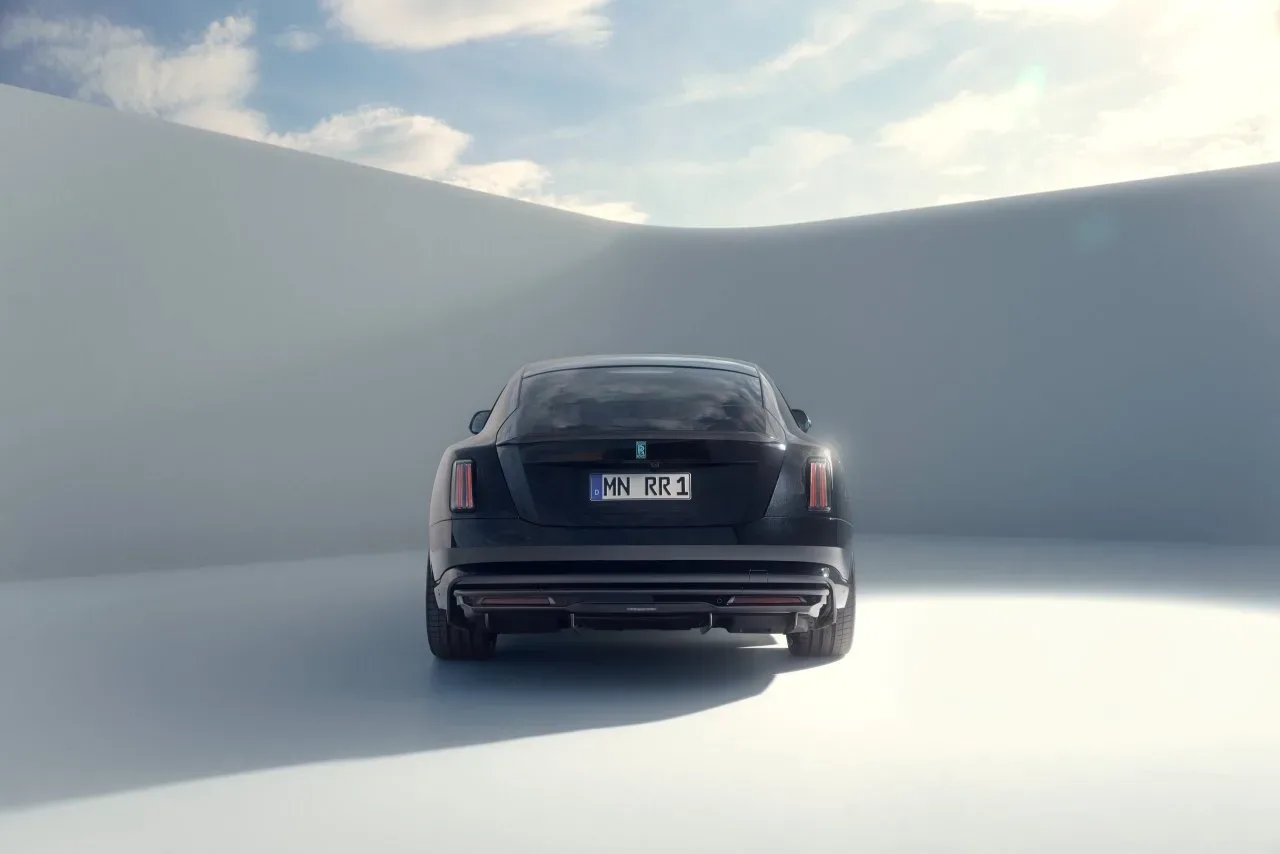 NOVITEC razkriva skskluzivne prilagoditve za Rolls-Royce Spectre – najbolj luksuzni električni kupe ta teden