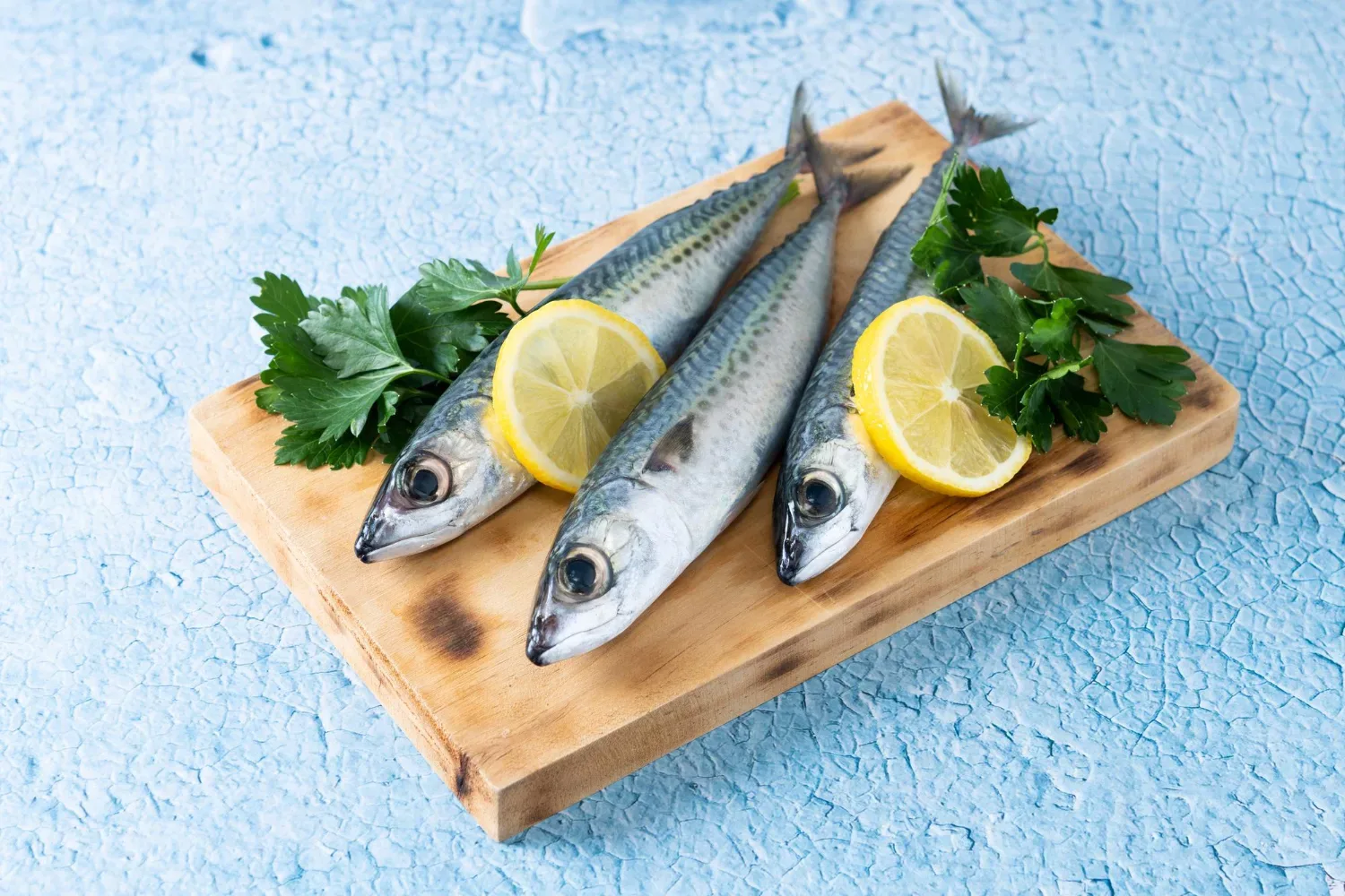 Nutricionisti razkrivajo: te 4 ribe so najbolj zdrave – in veliko cenejše od lososa!