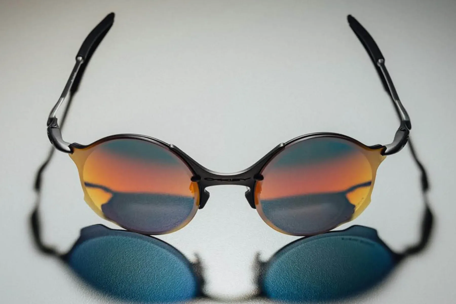 Oakley in HAVEN obudita Tailend Ti: futuristična ikona Oakley Tailend Ti se vrne v titanu ob 10‑letnici