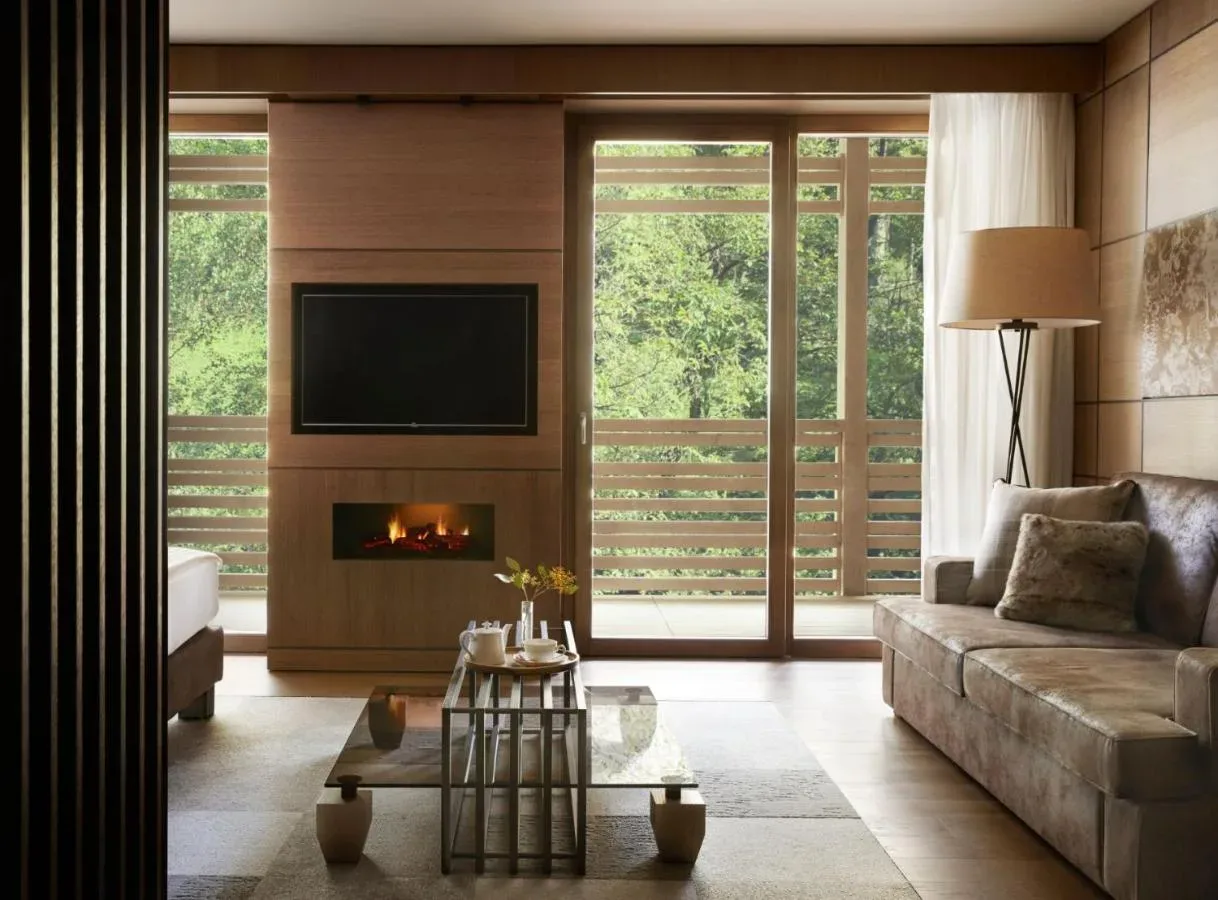 Oaza elegance in neokrnjene narave: Doživite čarobnost Lefay Resort & SPA Dolomiti