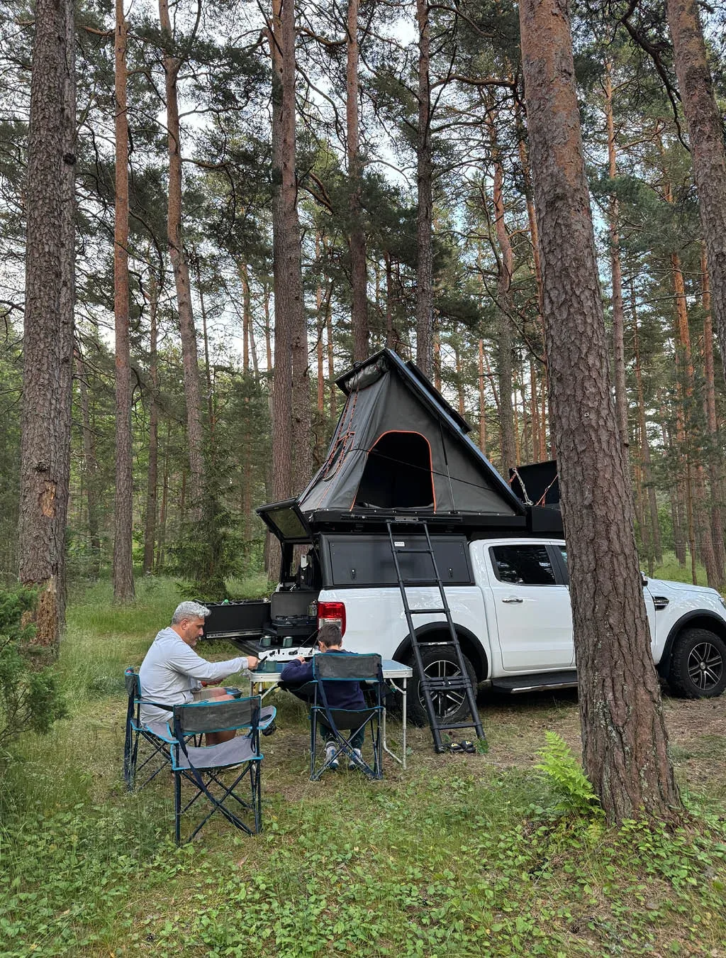 Od Slovenije do arktičnega raja: 22-dnevni družinski road trip do Lofotov z overland vozilom