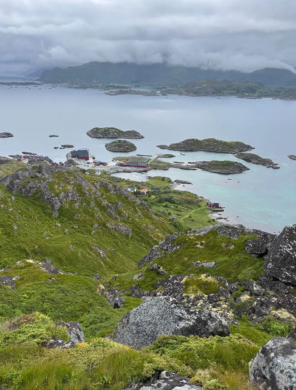 Od Slovenije do arktičnega raja: 22-dnevni družinski road trip do Lofotov z overland vozilom