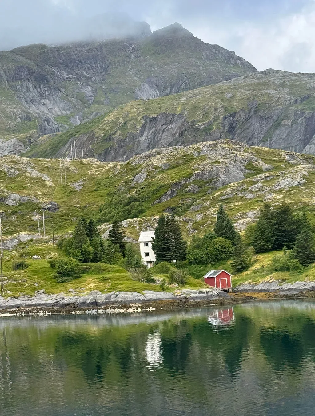 Od Slovenije do arktičnega raja: 22-dnevni družinski road trip do Lofotov z overland vozilom