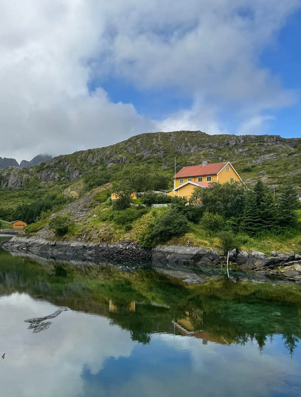 Od Slovenije do arktičnega raja: 22-dnevni družinski road trip do Lofotov z overland vozilom