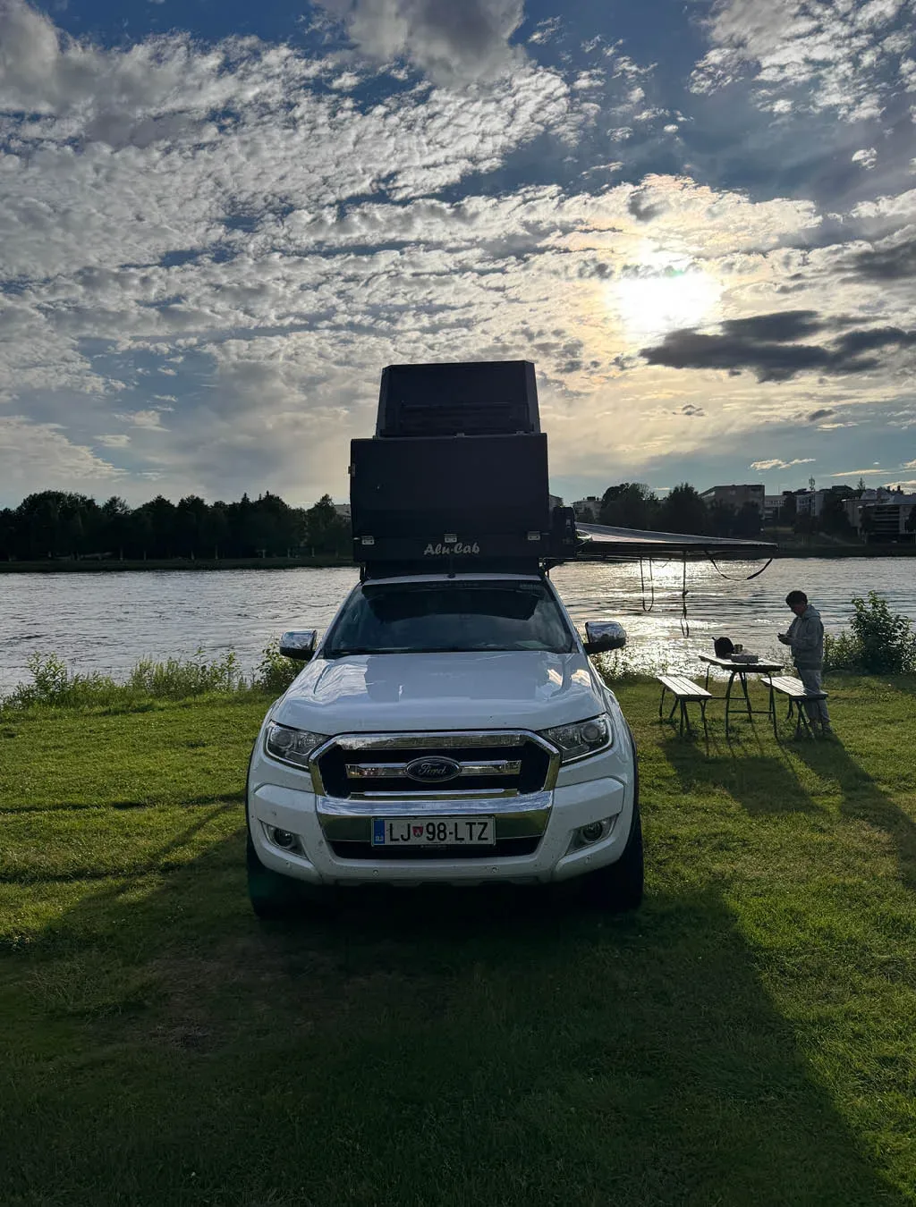 Od Slovenije do arktičnega raja: 22-dnevni družinski road trip do Lofotov z overland vozilom