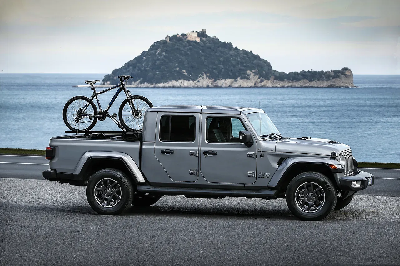 Odkrijte legende 4×4 vozil: Jeep Gladiator in Wrangler