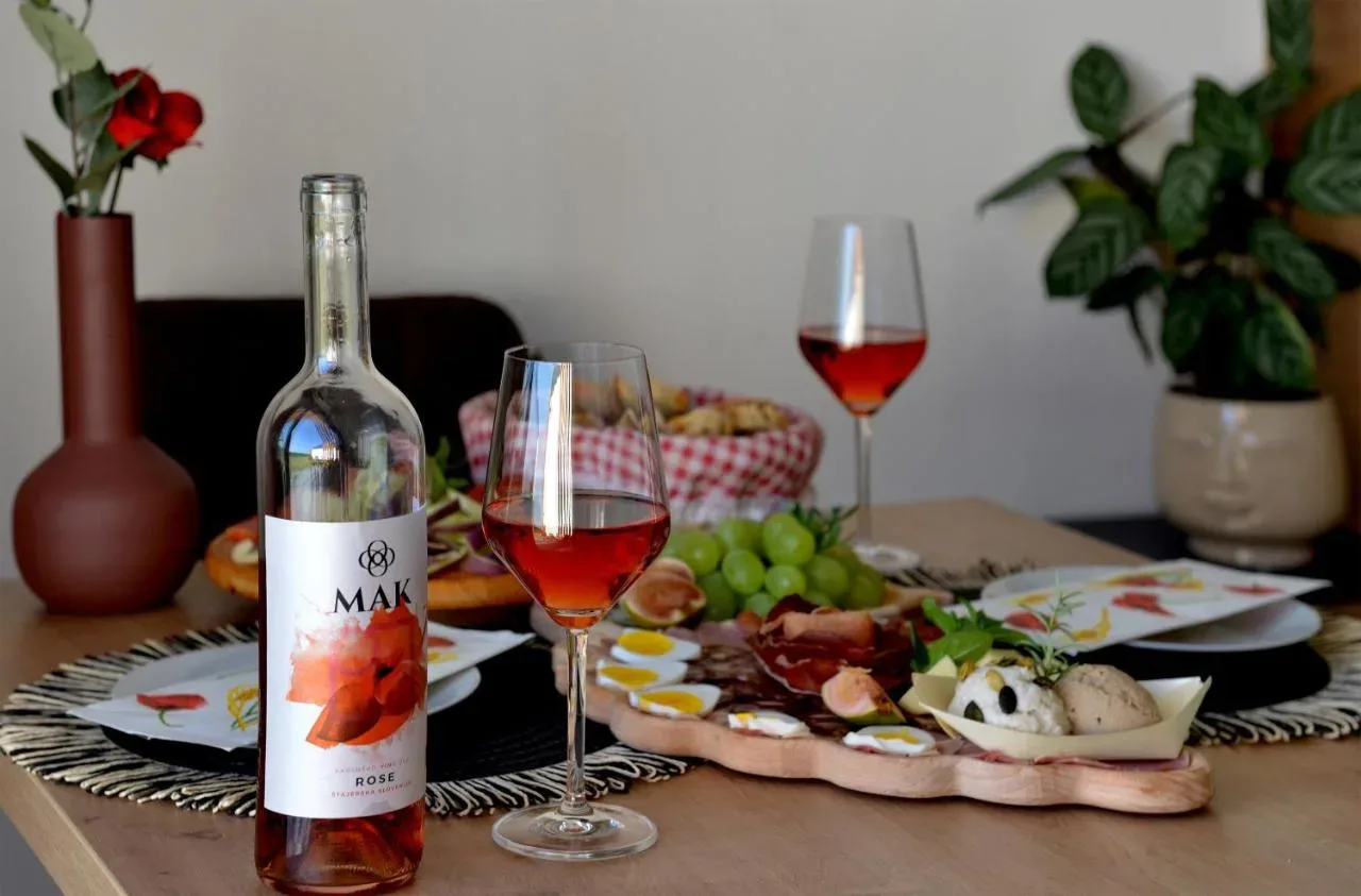 Odkrijte skriti biser Slovenske Štajerske: Wine Resort Mak v objemu vinogradov