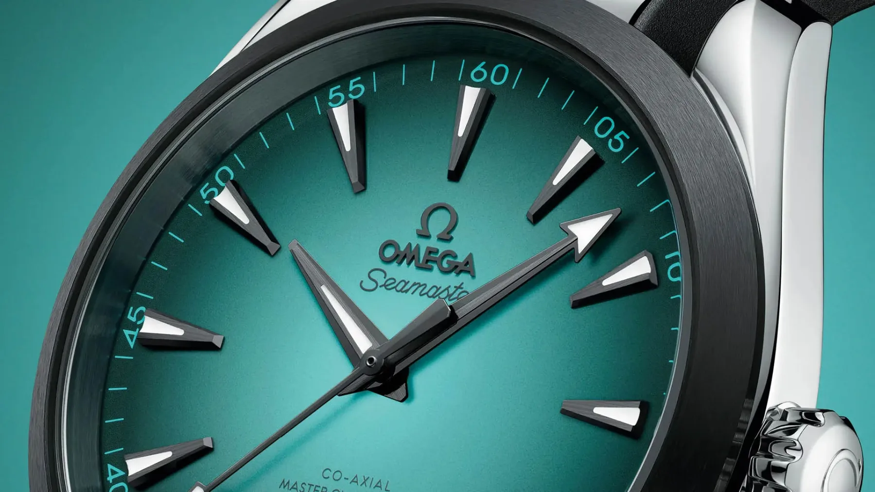 Omega Aqua Terra Turquoise: gradientna laguna, zdaj bolj športna z mat črnim keramičnim okvirjem