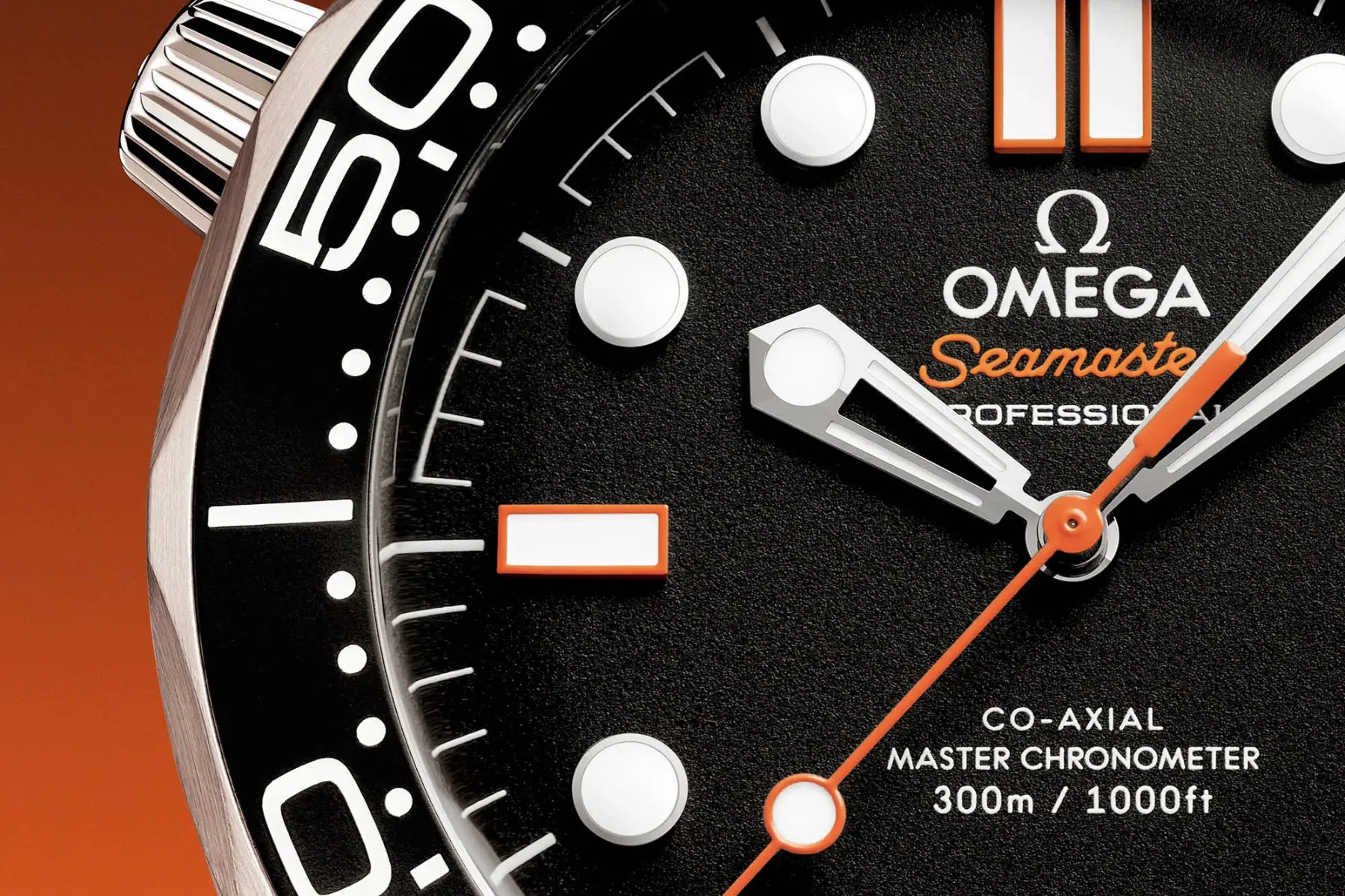 Omega Seamaster Diver 300M končno zasije v živahni oranžni