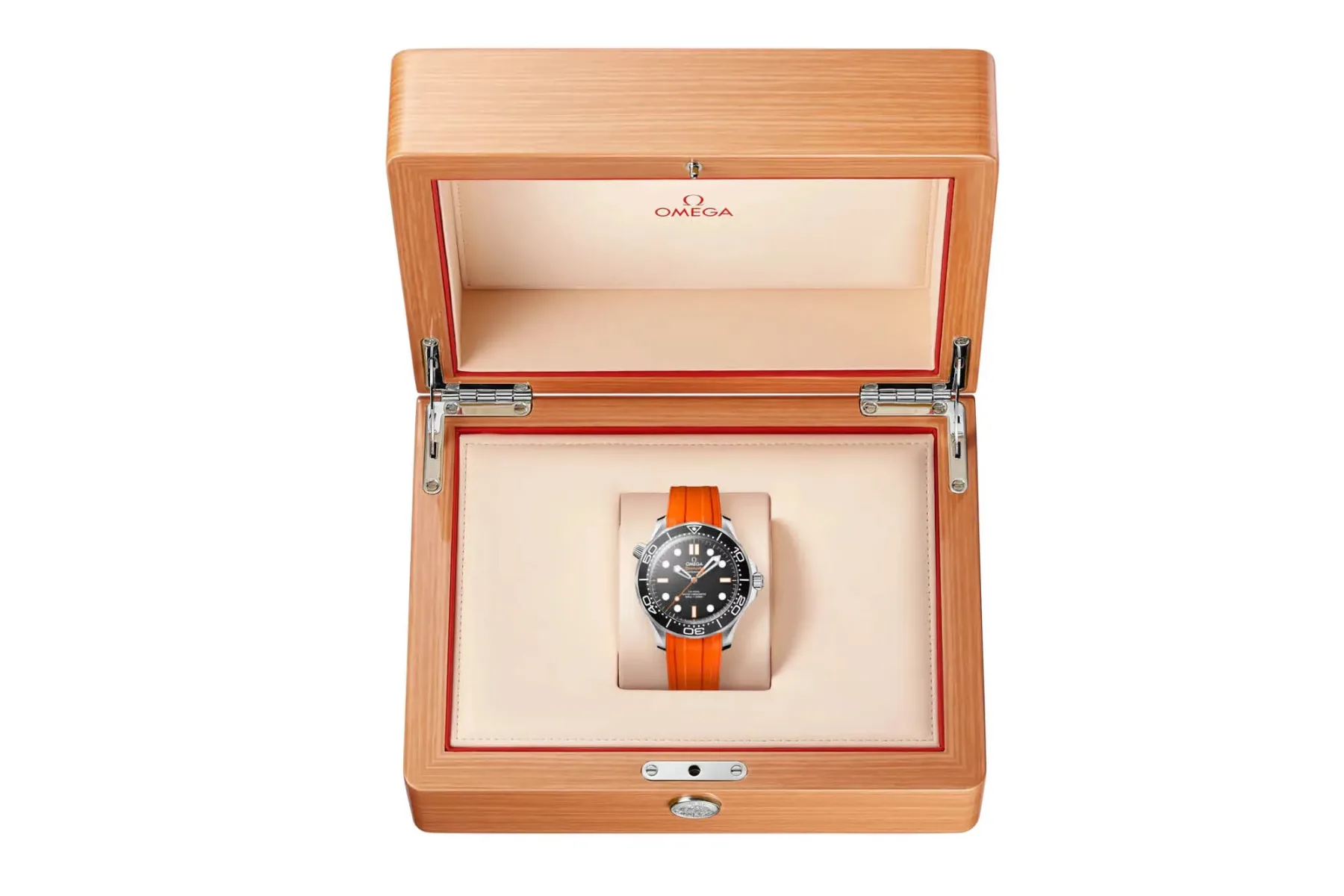 Omega Seamaster Diver 300M končno zasije v živahni oranžni