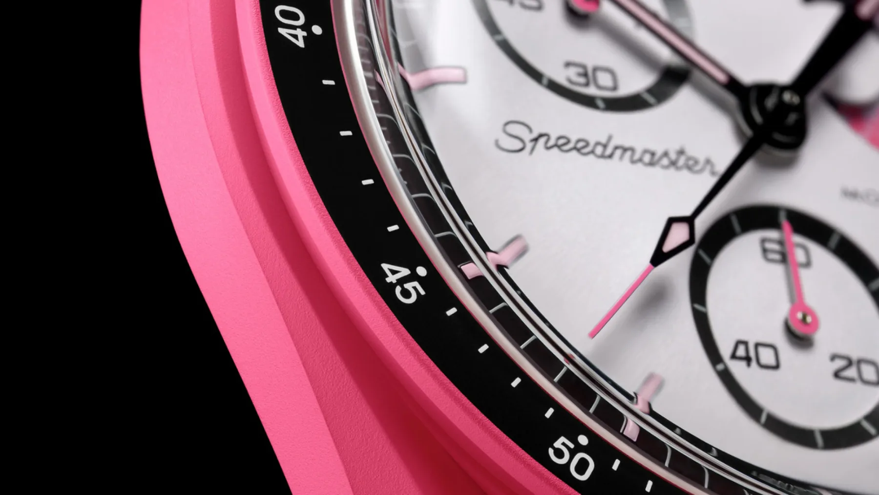 Omega x Swatch: Mission to the Pink Moonphase v rožnatem pokaže, da je april res za romantike (in zbiratelje)