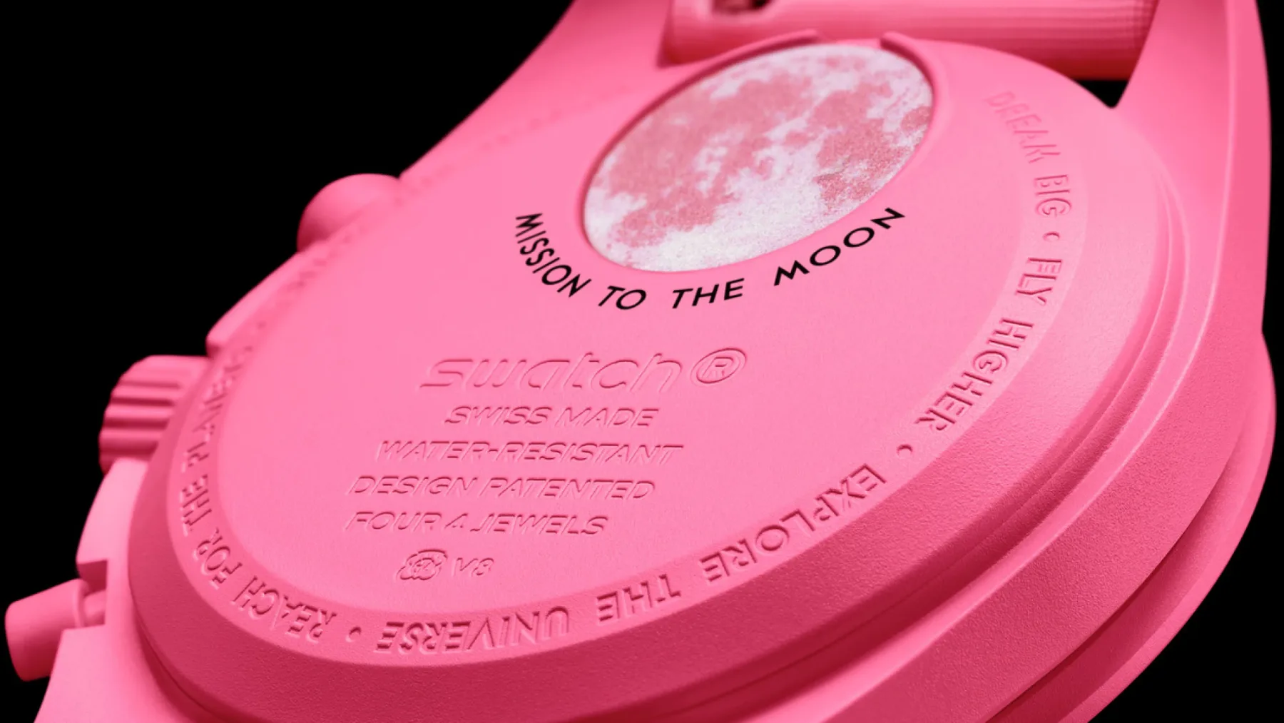 Omega x Swatch: Mission to the Pink Moonphase v rožnatem pokaže, da je april res za romantike (in zbiratelje)
