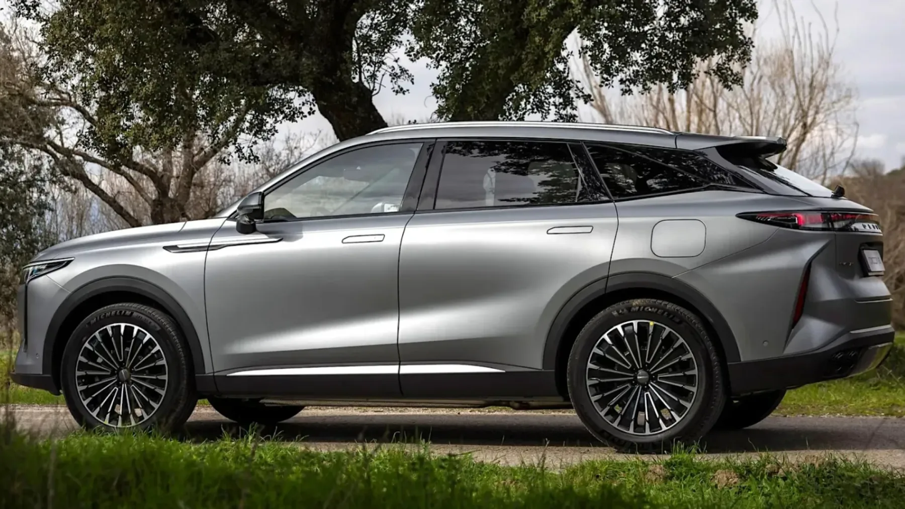 Omoda 9 SHS: Kitajski SUV, ki ponižuje Porsche Cayana in stane manj kot 45.000 eur