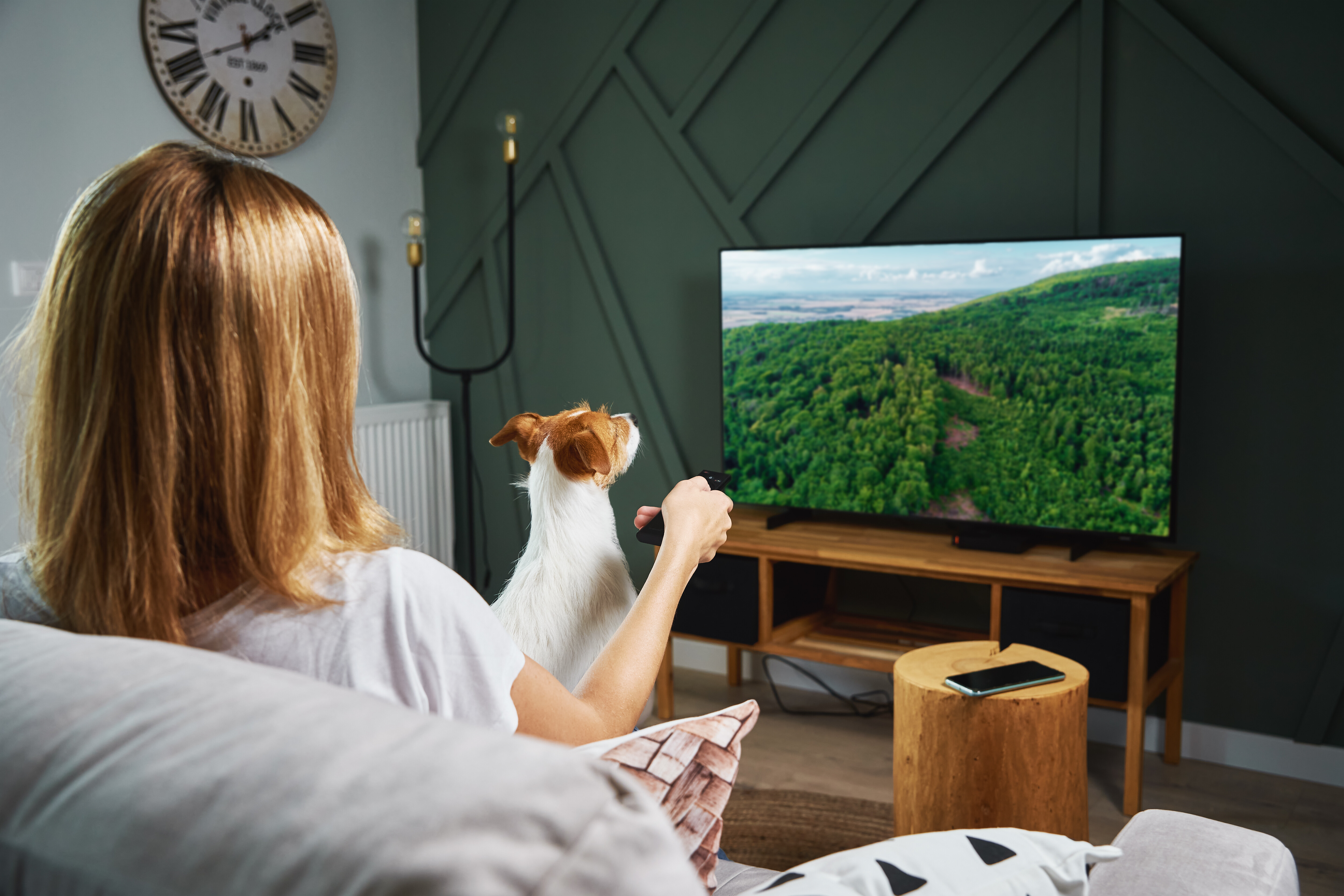Optimalna razdalja gledanja televizije: kako jo izračunati?