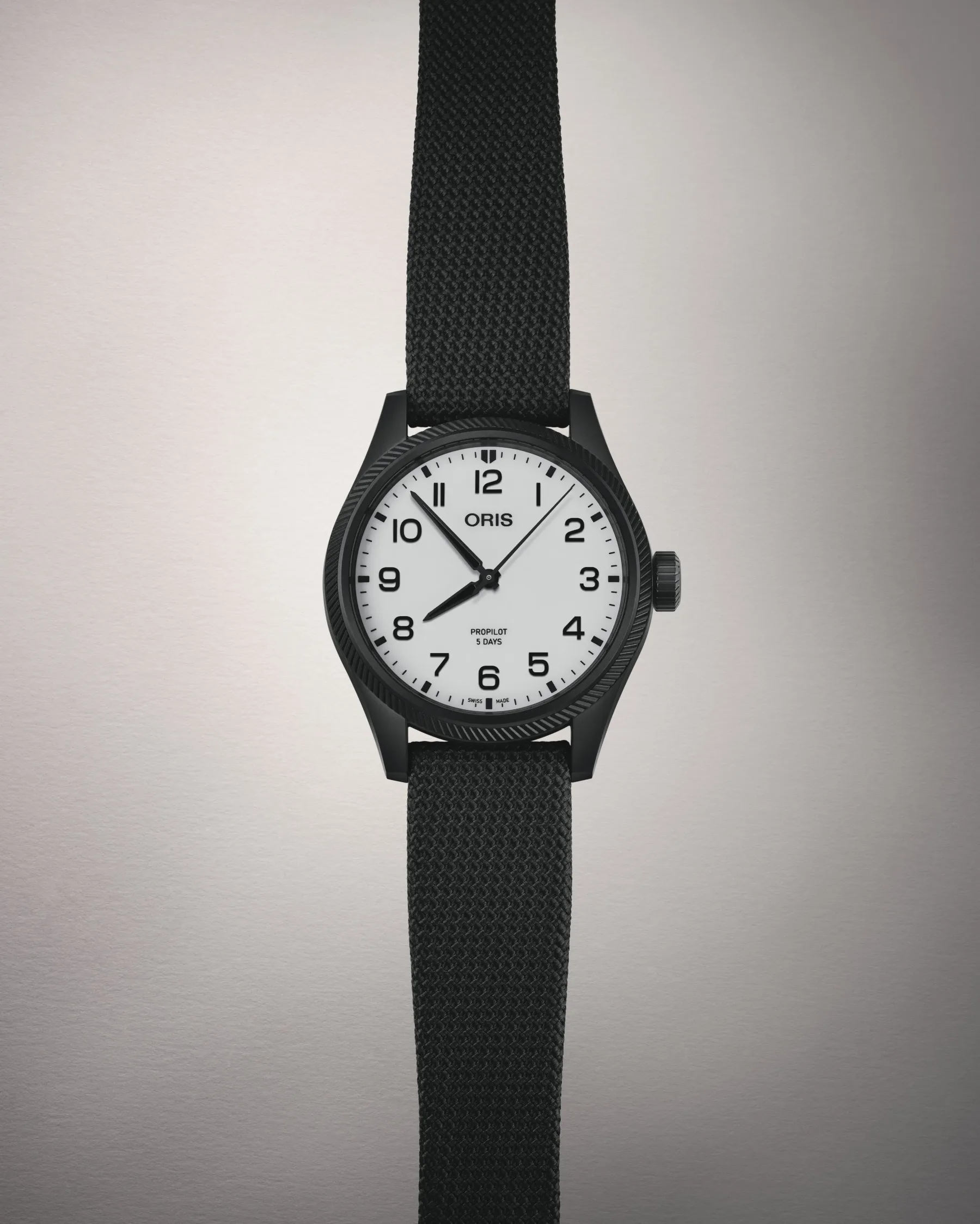 Oris Hölstein Edition 2025: Ko se pilotna ura igra skrivalnice