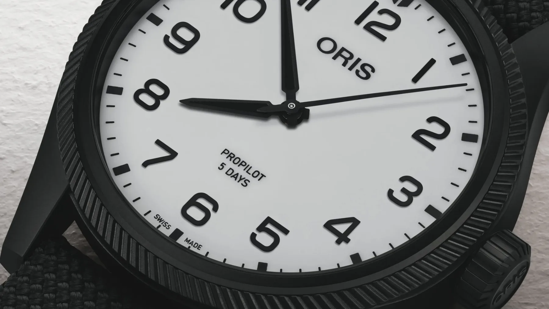 Oris Hölstein Edition 2025: Ko se pilotna ura igra skrivalnice