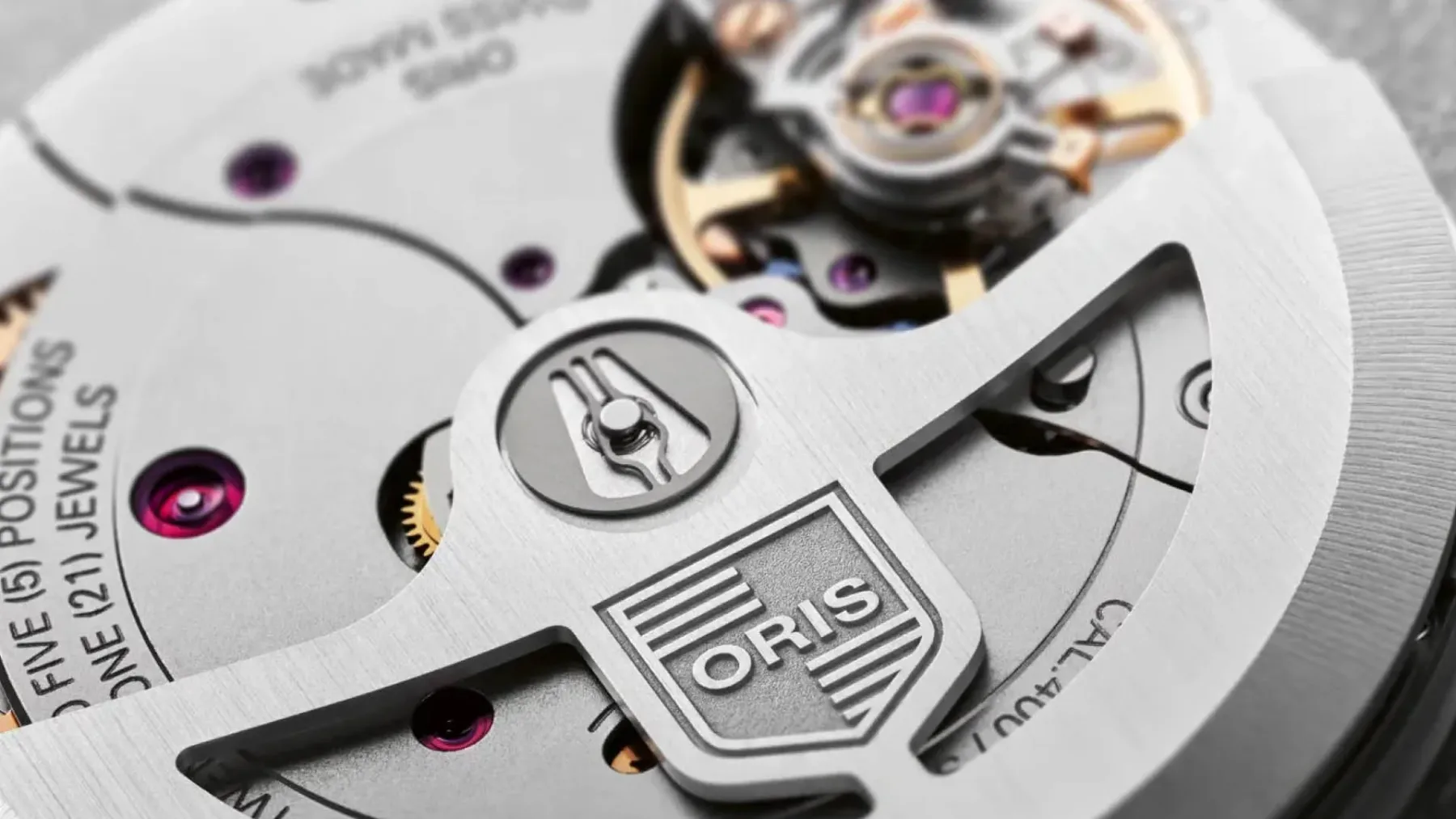 Oris je izpilil formulo pilotske ure z novo ProPilot Date 2025