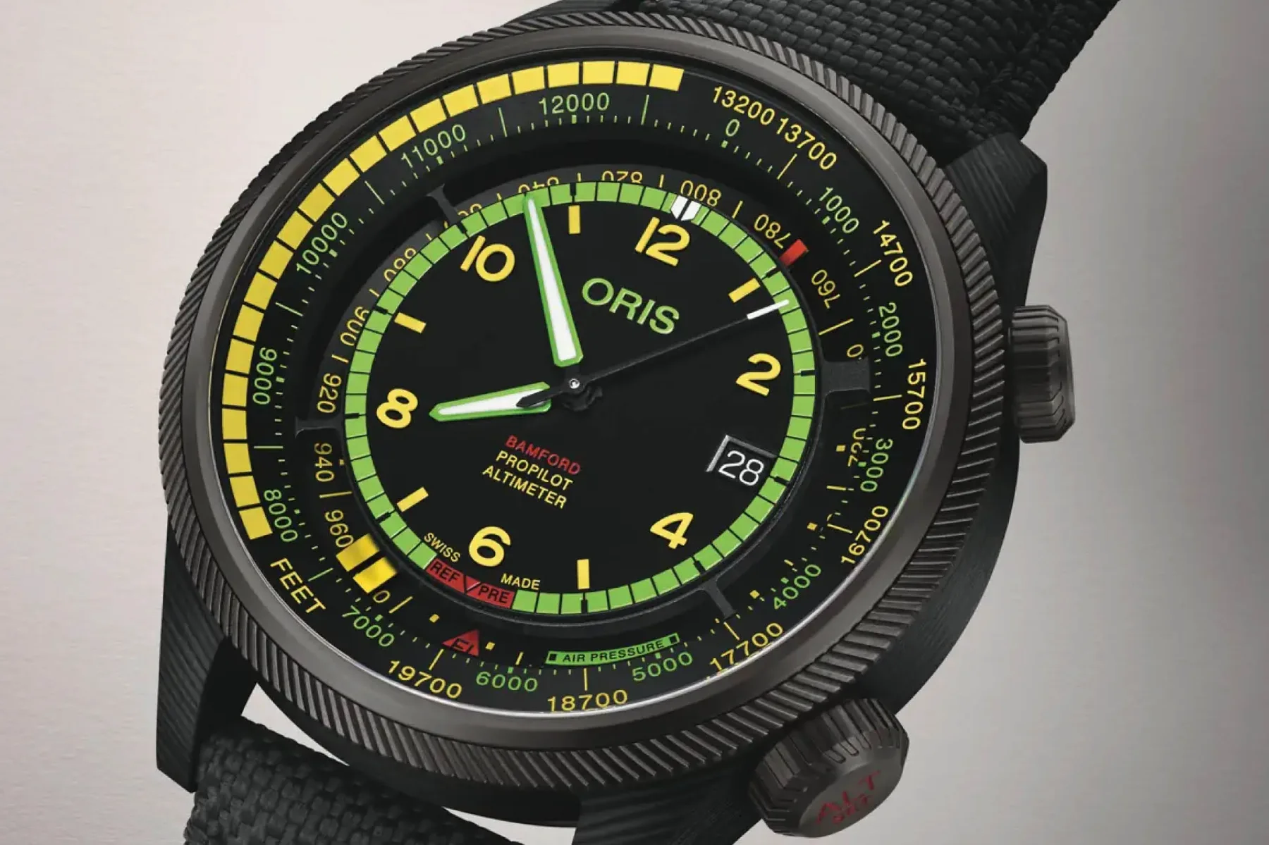 Oris x Bamford ProPilot Altimeter ‘Mission Control’: neonski višinomer v 47 mm ogljiku za 250 pogumnih